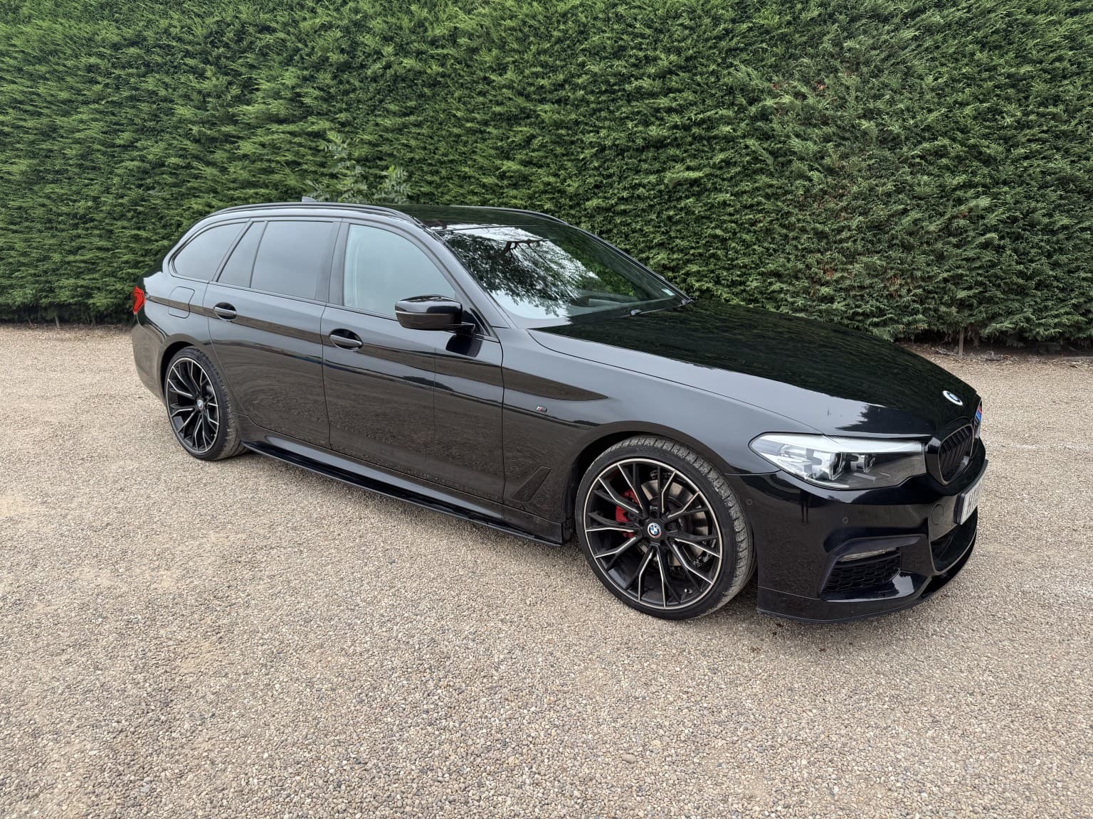 BMW 5 Series - image 1 of 31
