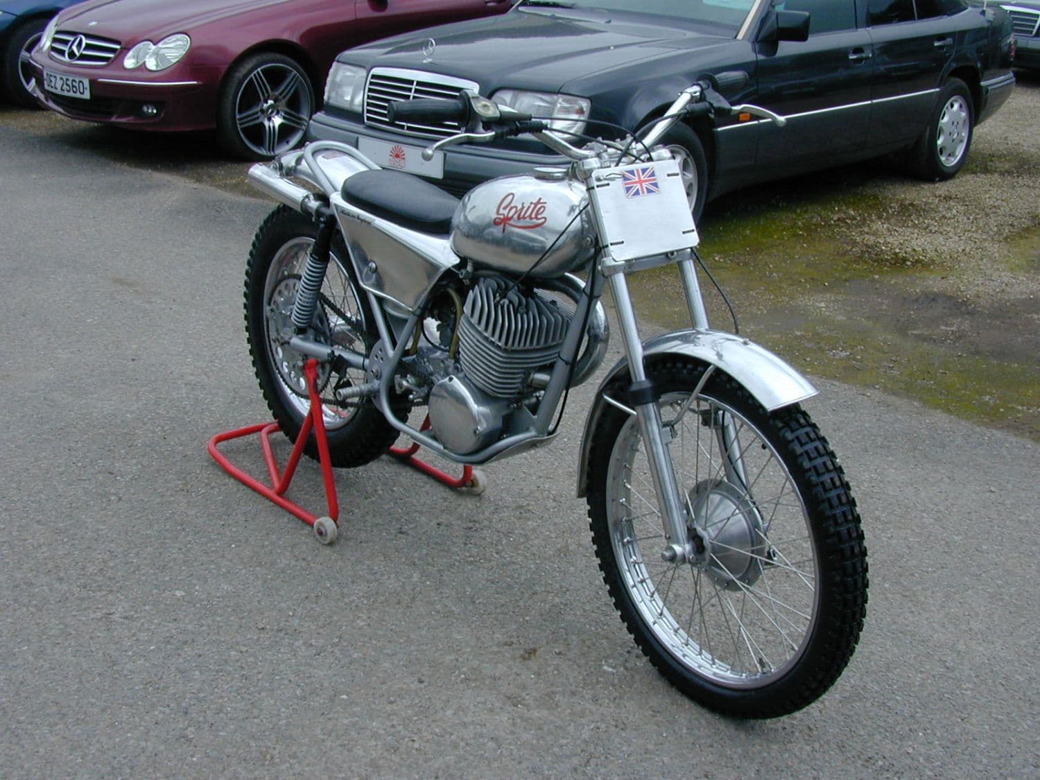 Triumph Street Scrambler - image 1 of 37