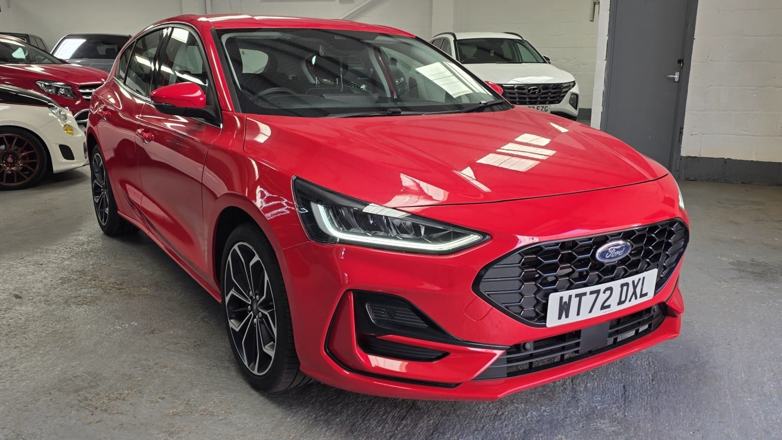 Ford Focus - image 1 of 15
