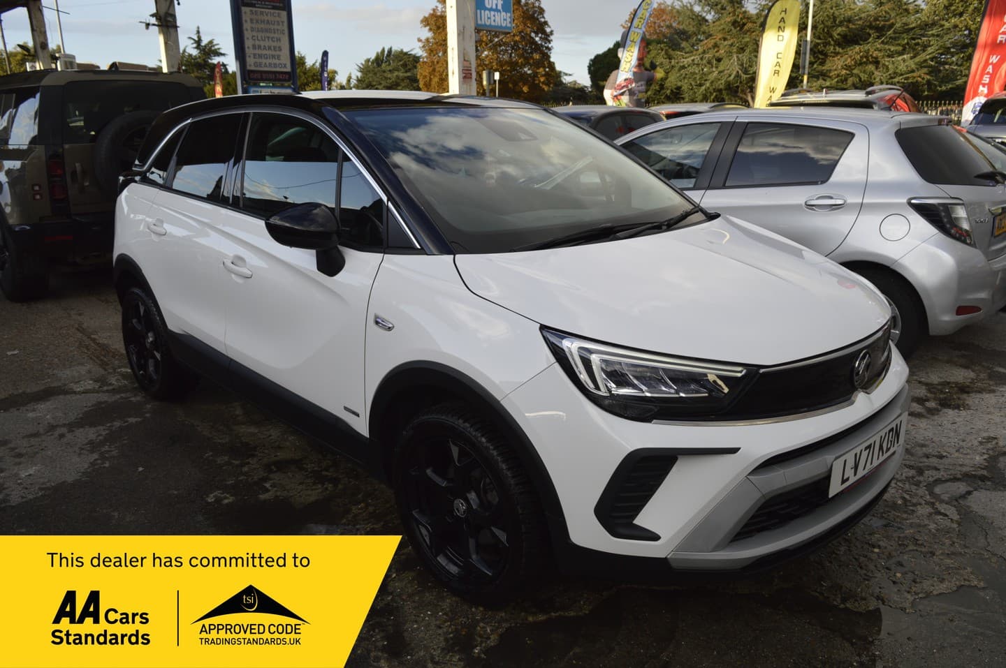 Vauxhall Crossland - image 1 of 24