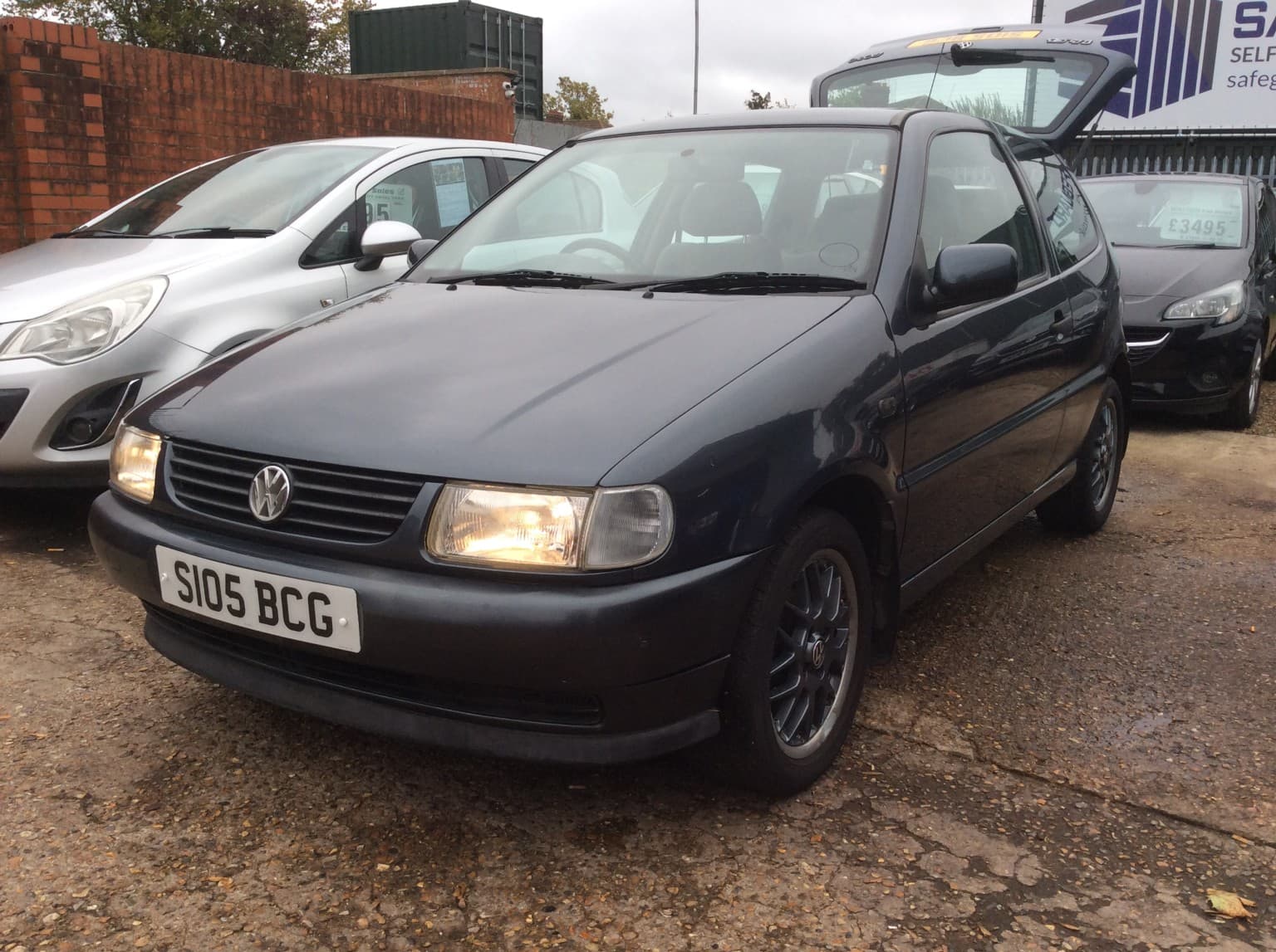 Volkswagen Polo - image 1 of 36