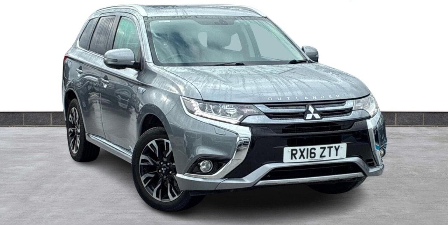 Mitsubishi Outlander - image 1 of 9