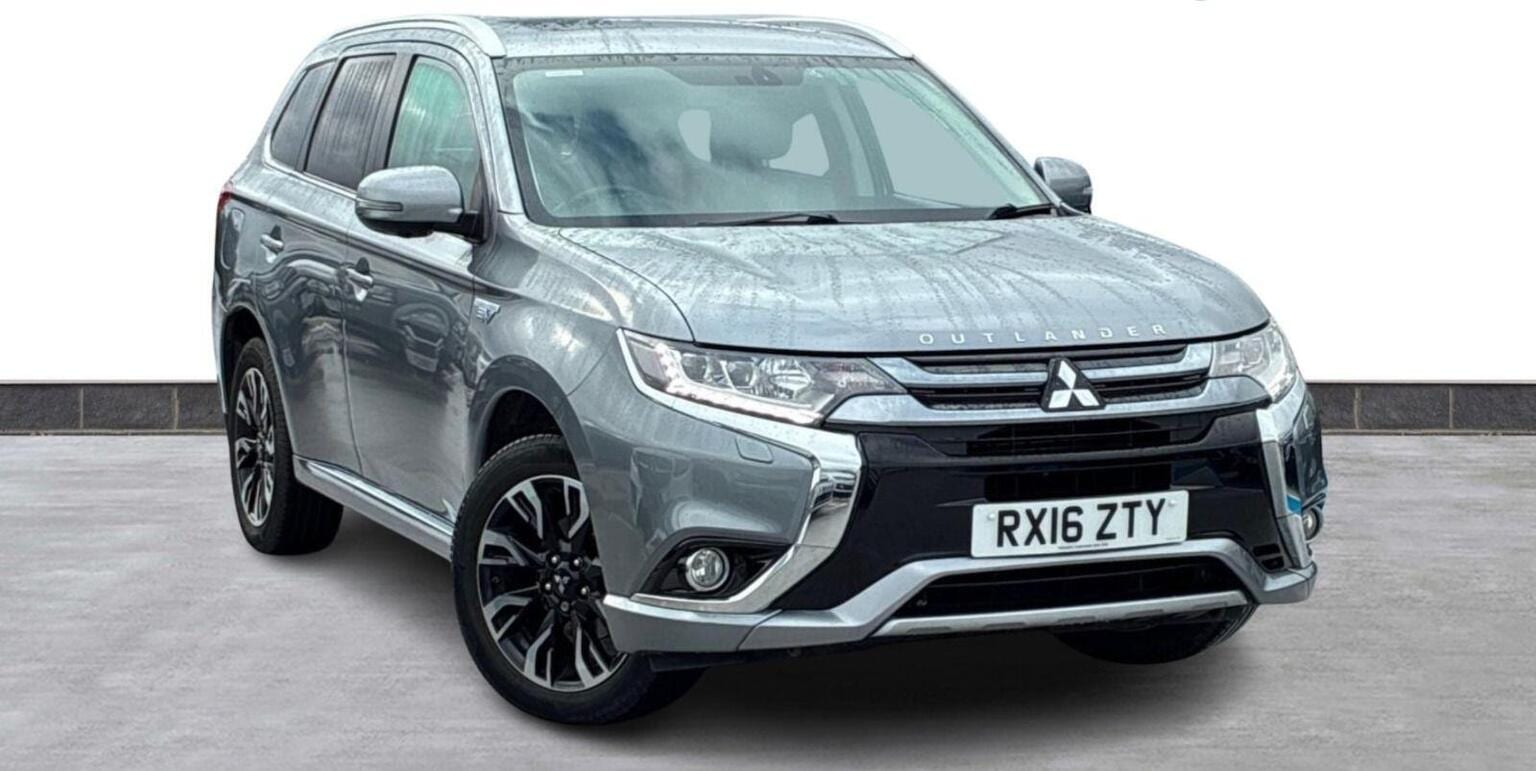 Mitsubishi Outlander - image 1 of 9