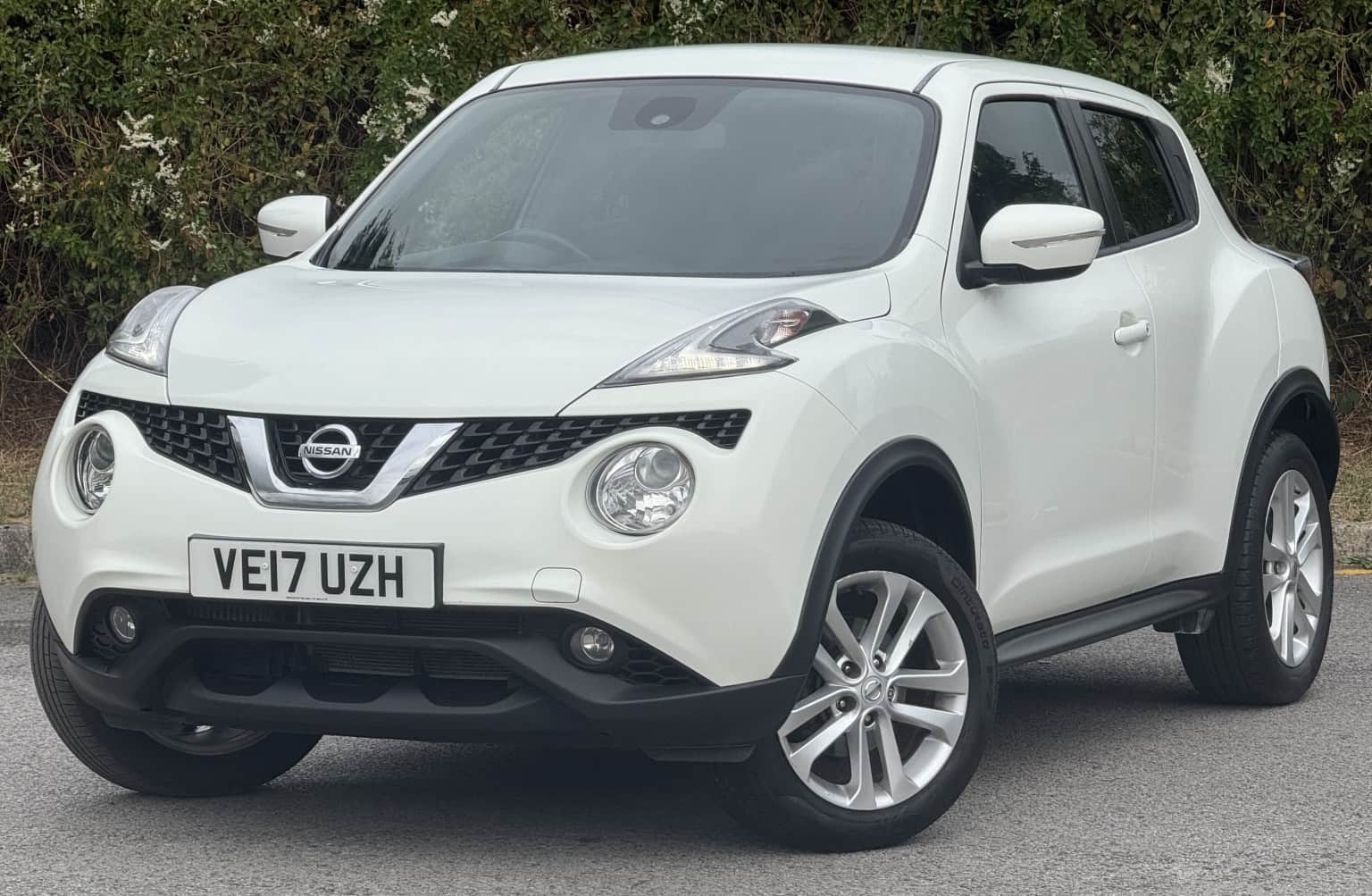 Nissan Juke - image 1 of 23