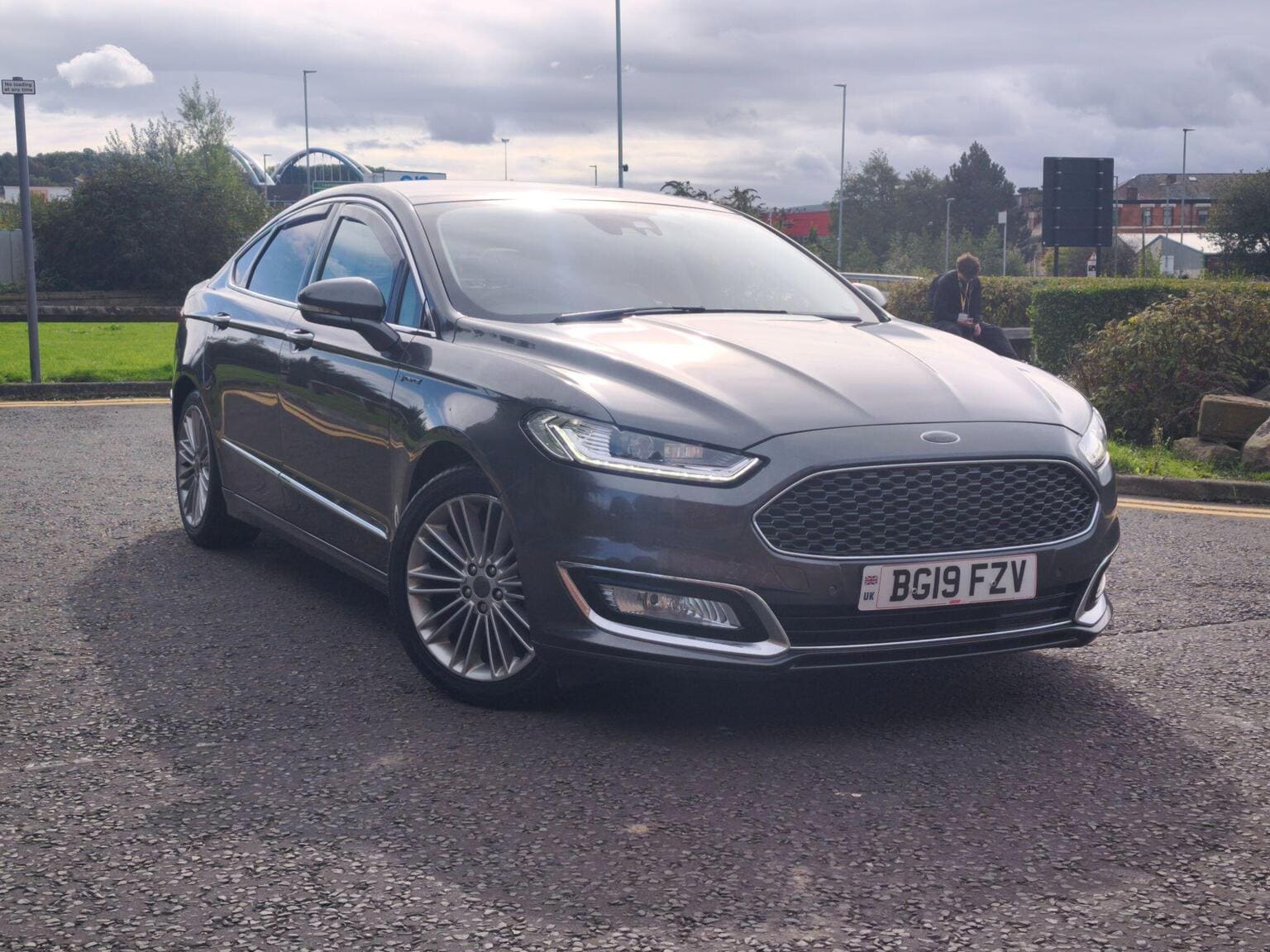 Ford Mondeo - image 1 of 38