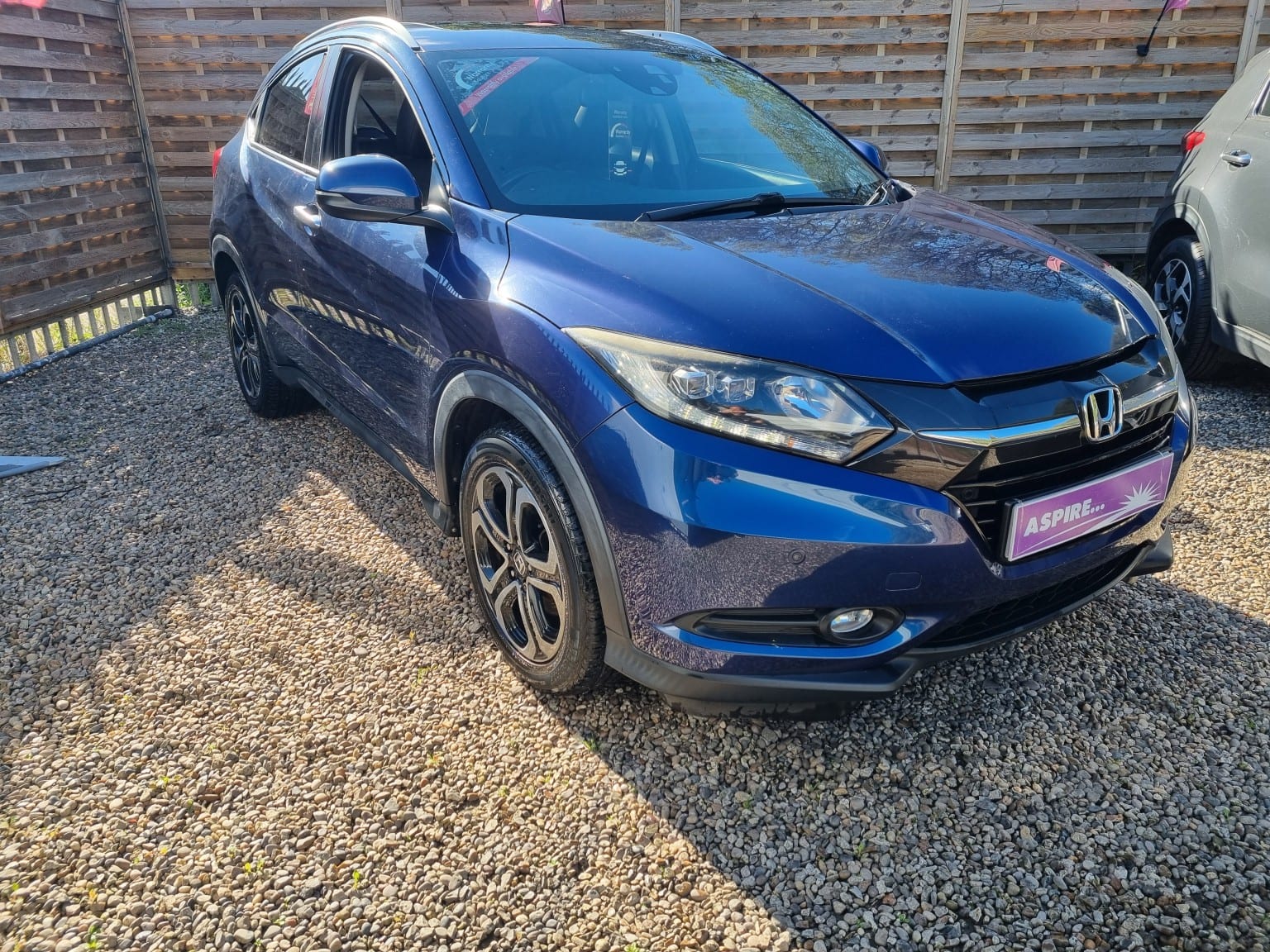 Honda HR-V - image 1 of 23