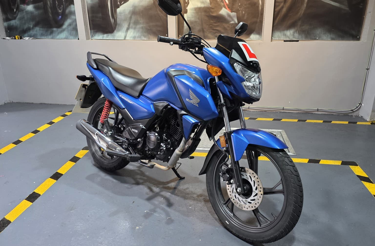 Honda CB125F - image 1 of 31