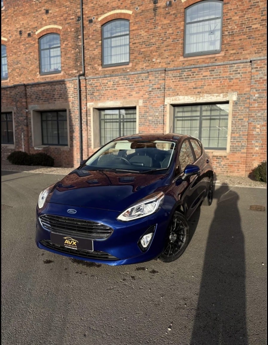 Ford Fiesta - image 1 of 14