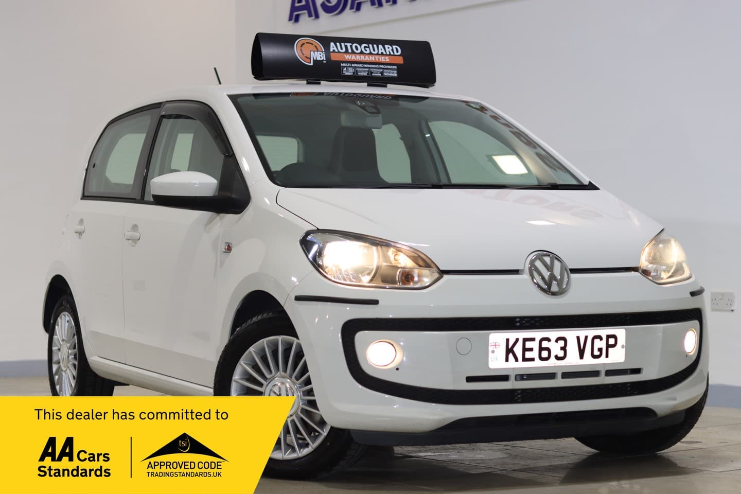 Volkswagen up! - image 1 of 70