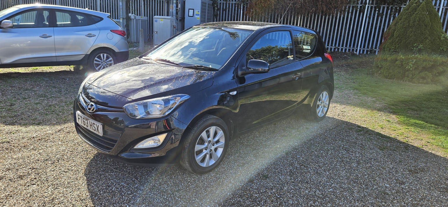 Hyundai i20 - image 1 of 12