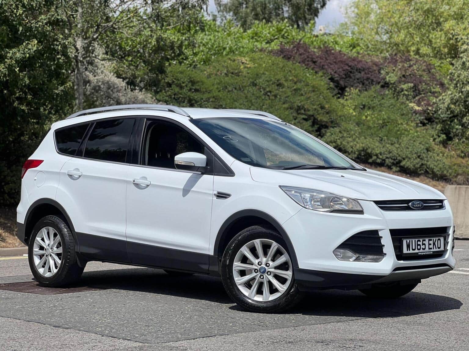 Ford Kuga - image 1 of 46