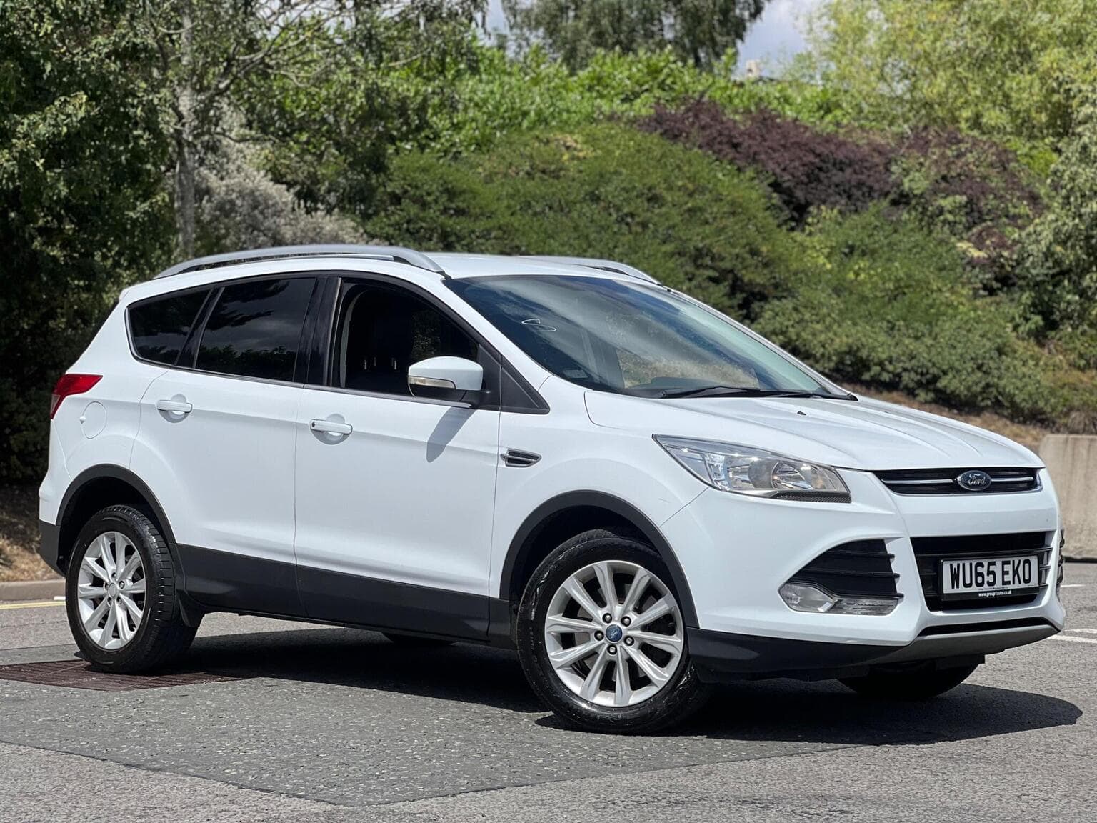 Ford Kuga - image 1 of 46