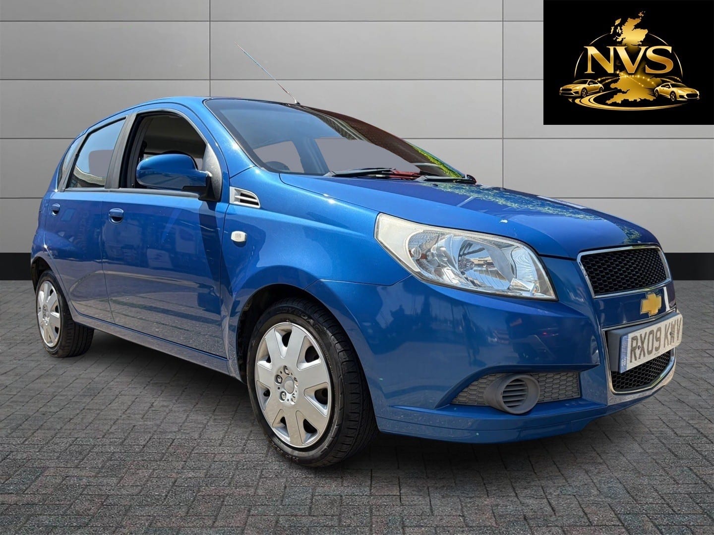 Chevrolet Aveo - image 1 of 8