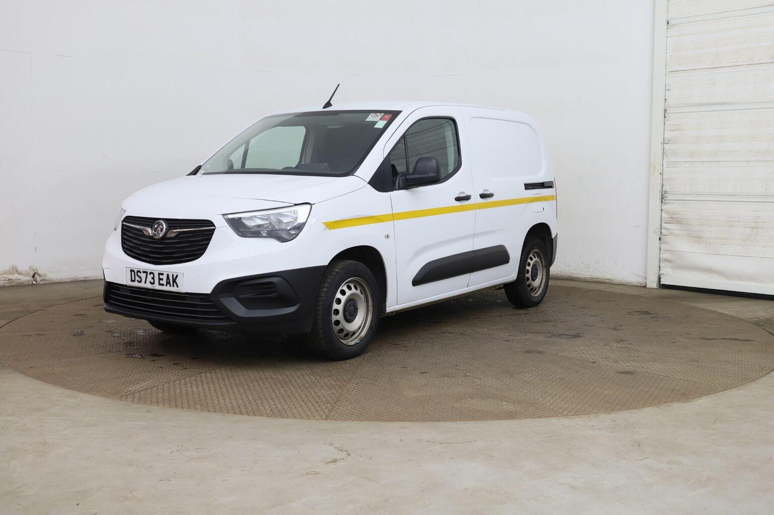 VAUXHALL COMBO - image 1 of 10
