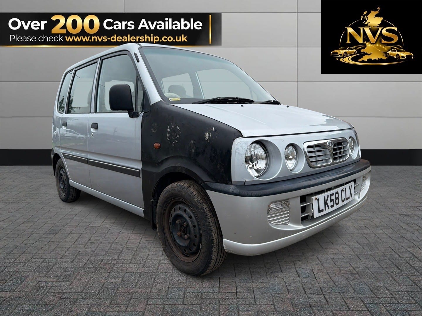 Perodua Kenari - image 1 of 13