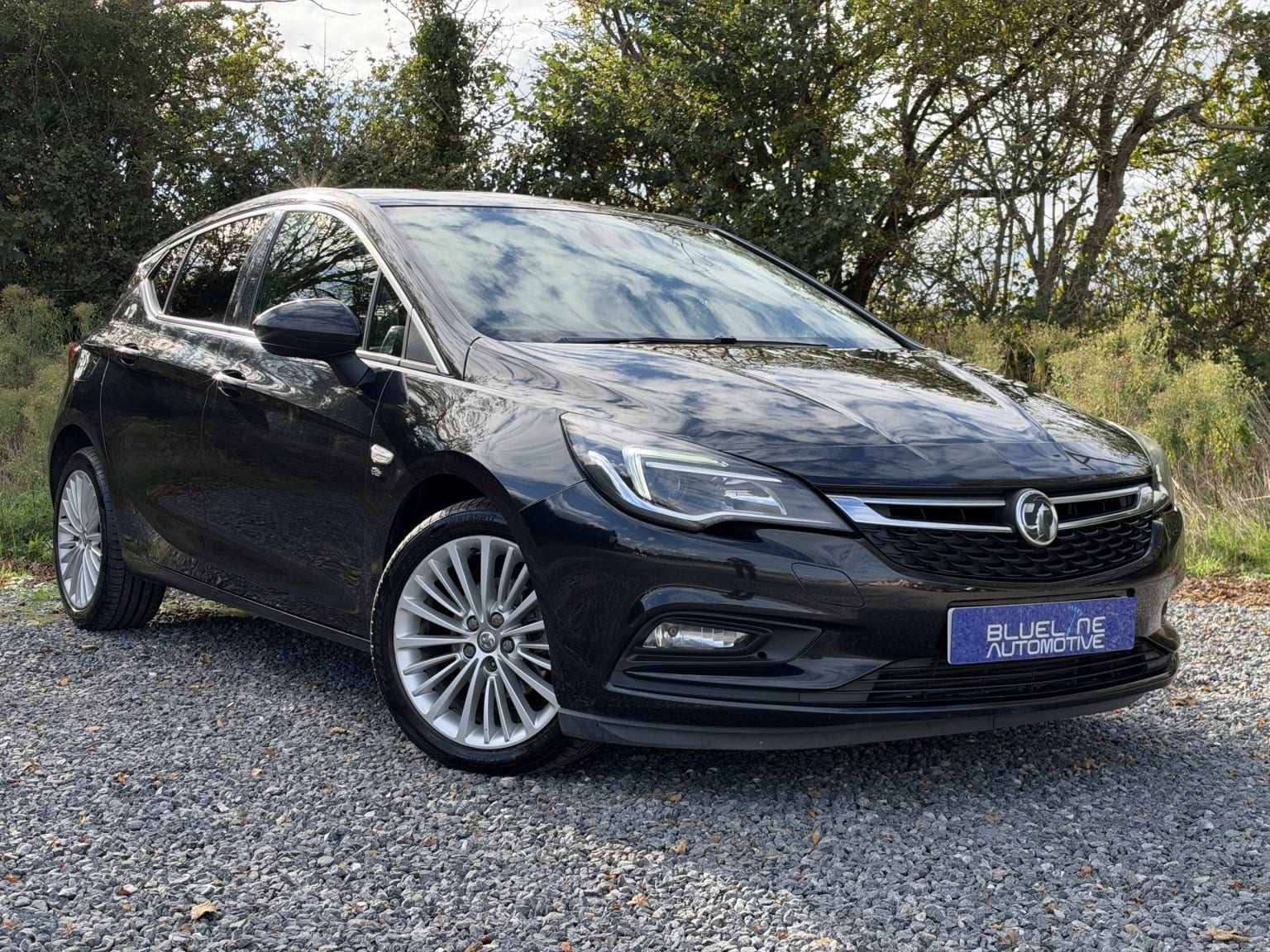 Vauxhall Astra - image 1 of 48