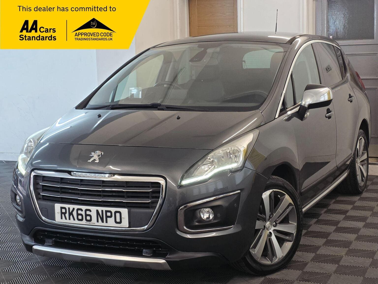 2016 Peugeot 3008 1.6 BlueHDi Allure EAT Euro 6 (s/s) 5dr in grey — photo 1 of 25