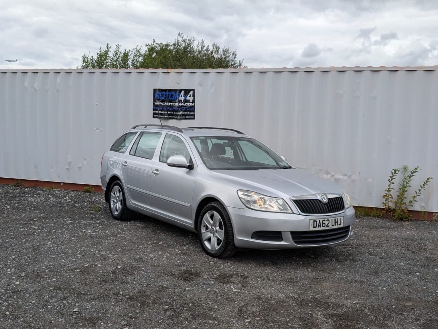 Skoda Octavia - image 1 of 32