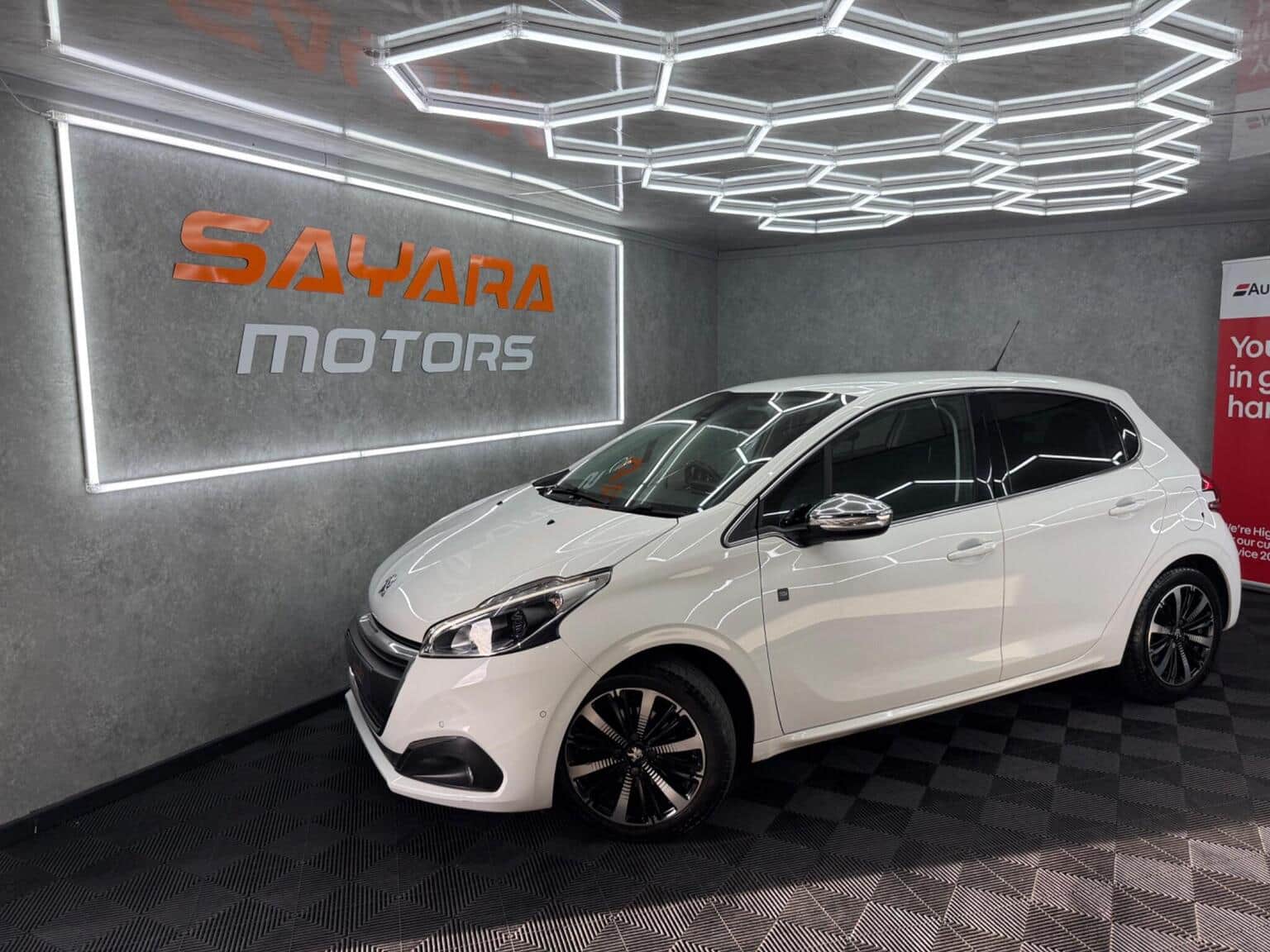 Peugeot 208 - image 1 of 37