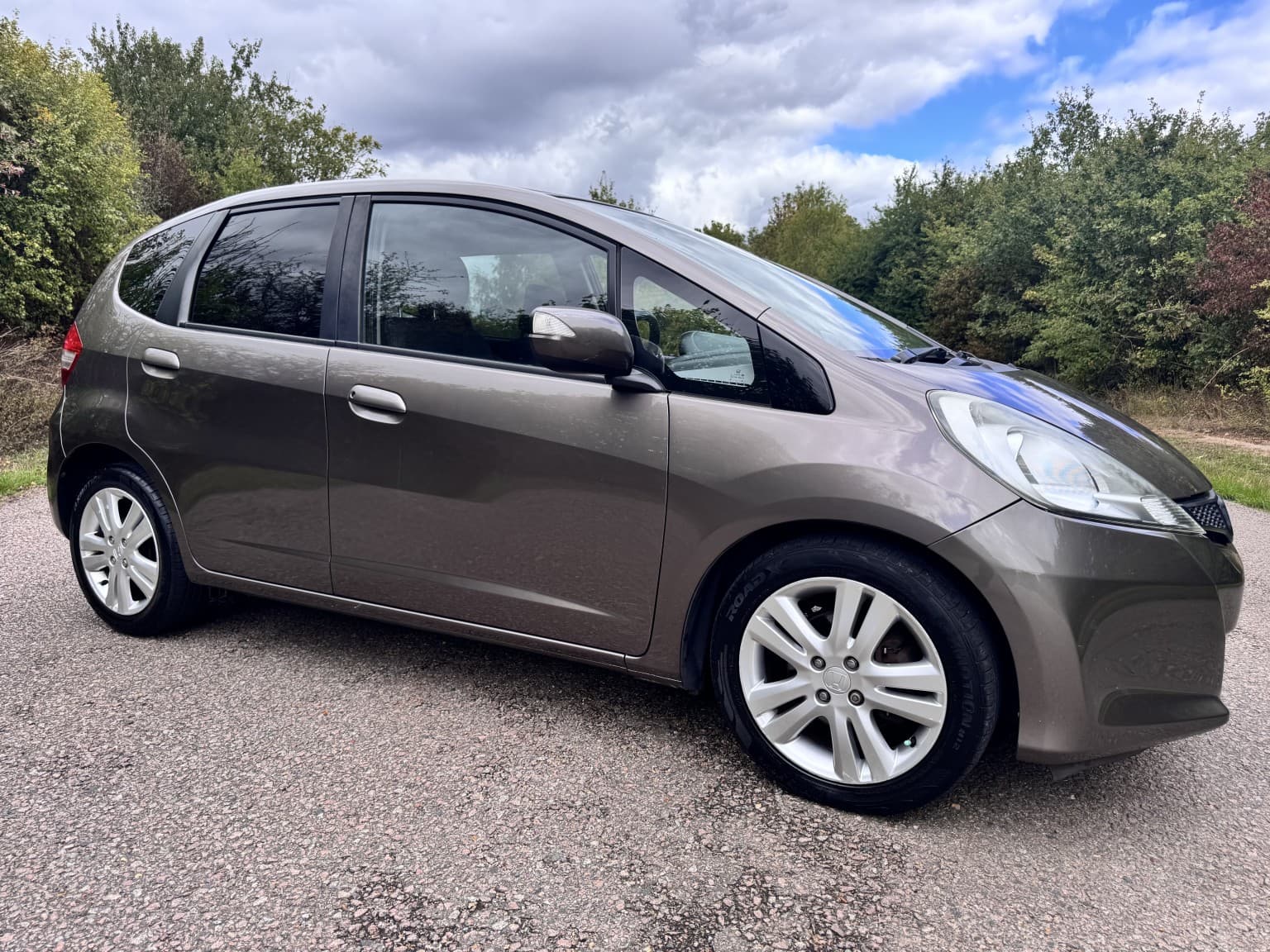Honda Jazz - image 1 of 44