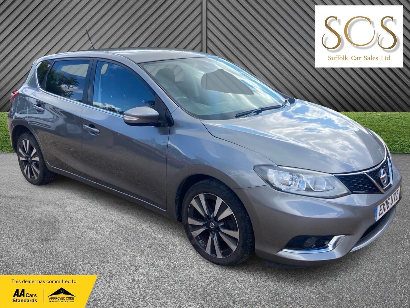 Nissan Pulsar - image 1 of 50