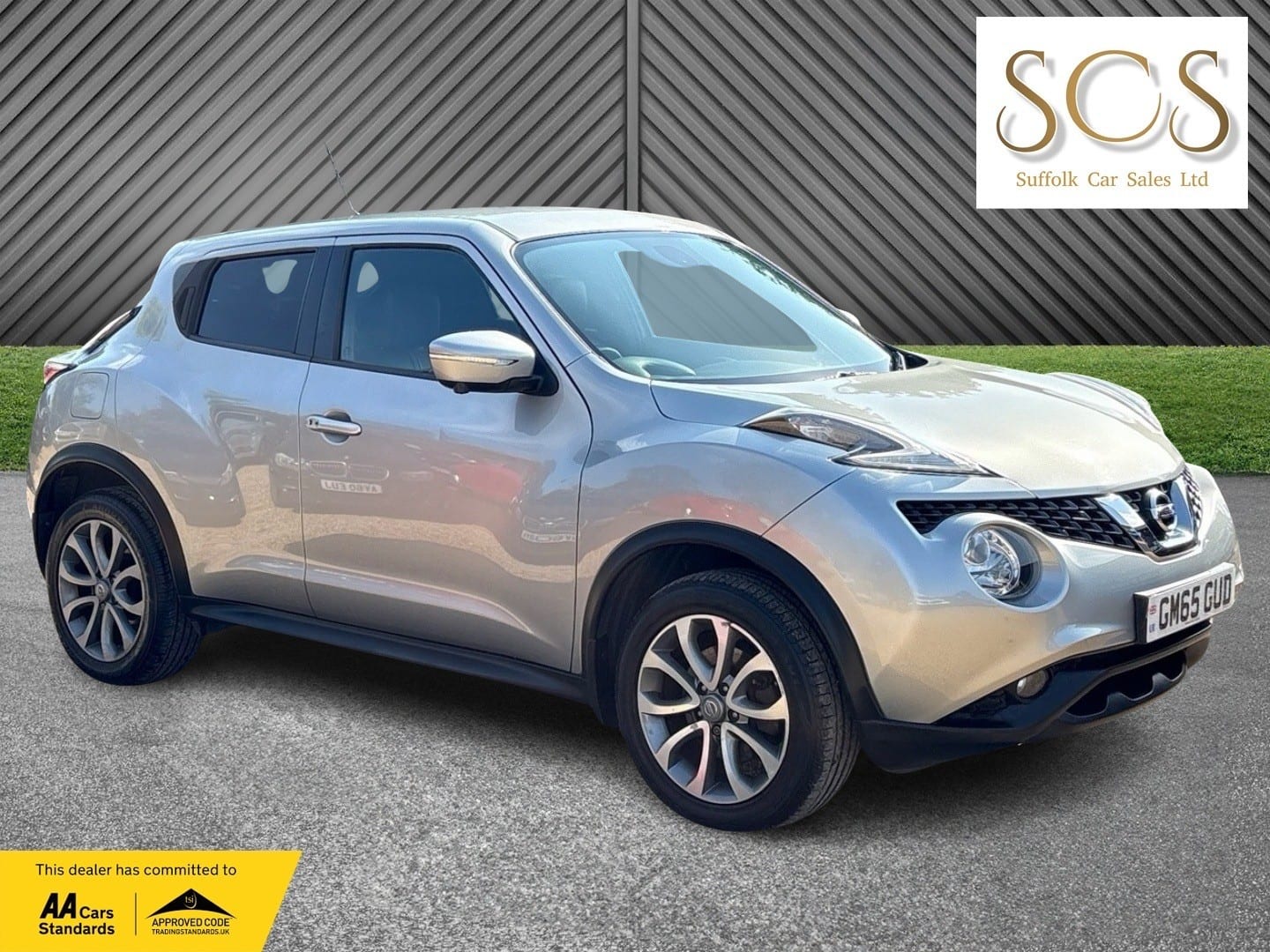 Nissan Juke - image 1 of 55