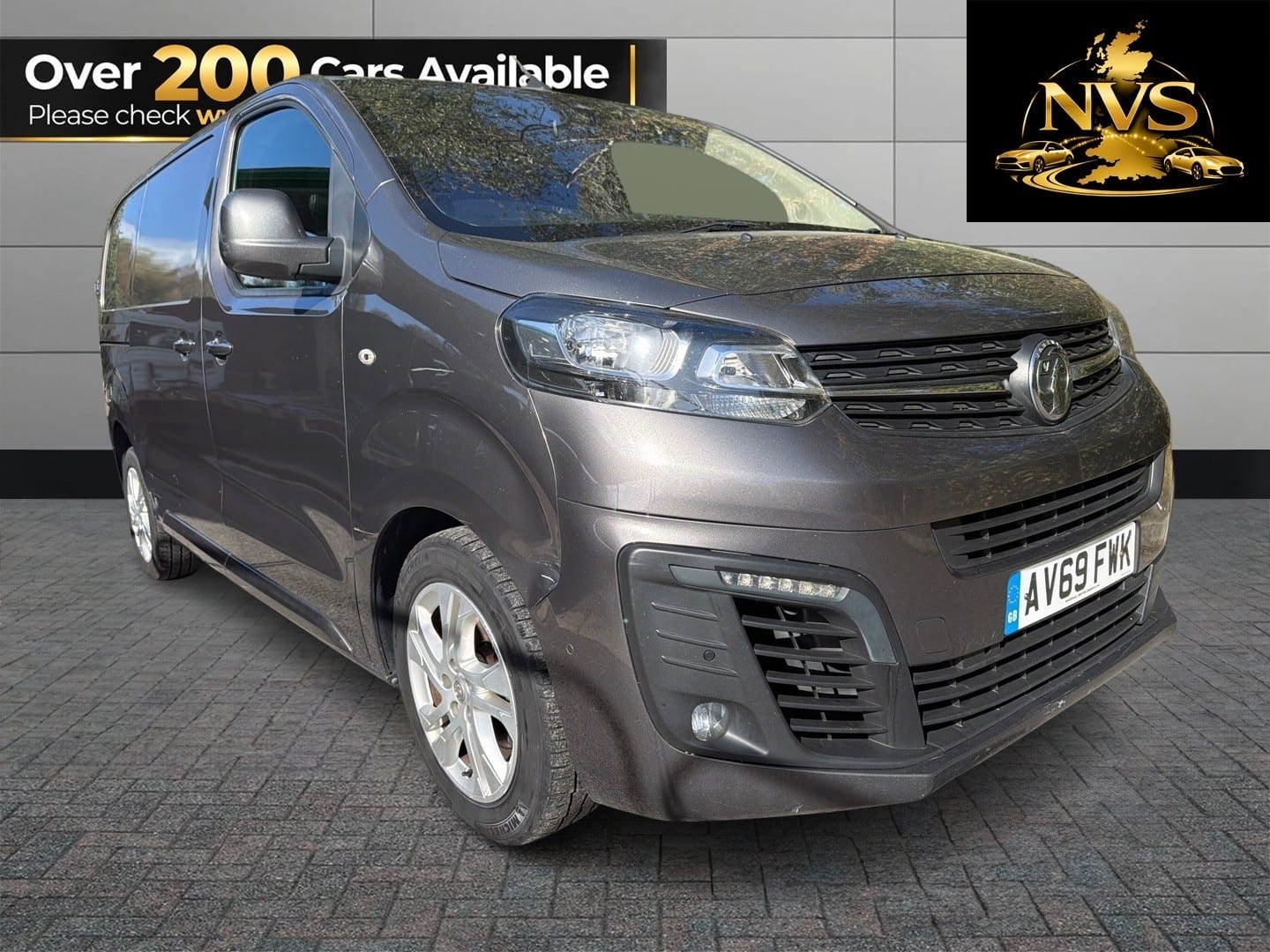Vauxhall Vivaro - image 1 of 17