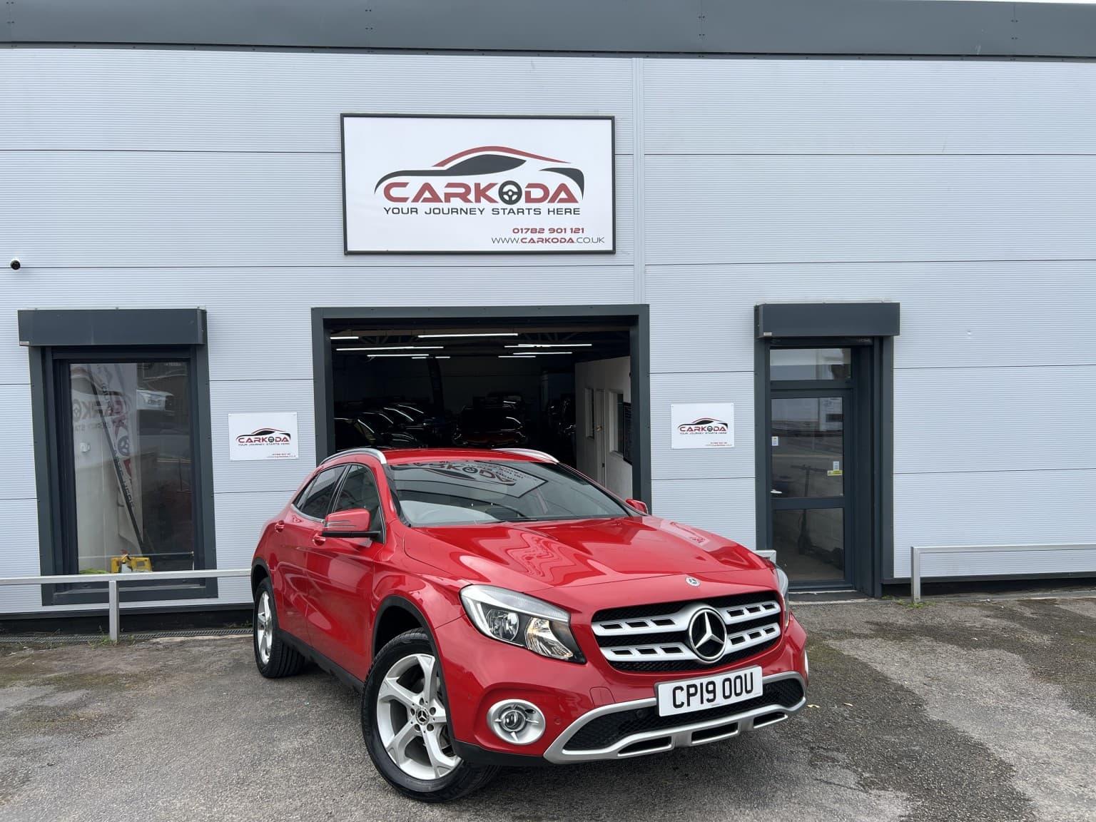 Mercedes-Benz GLA - image 1 of 6
