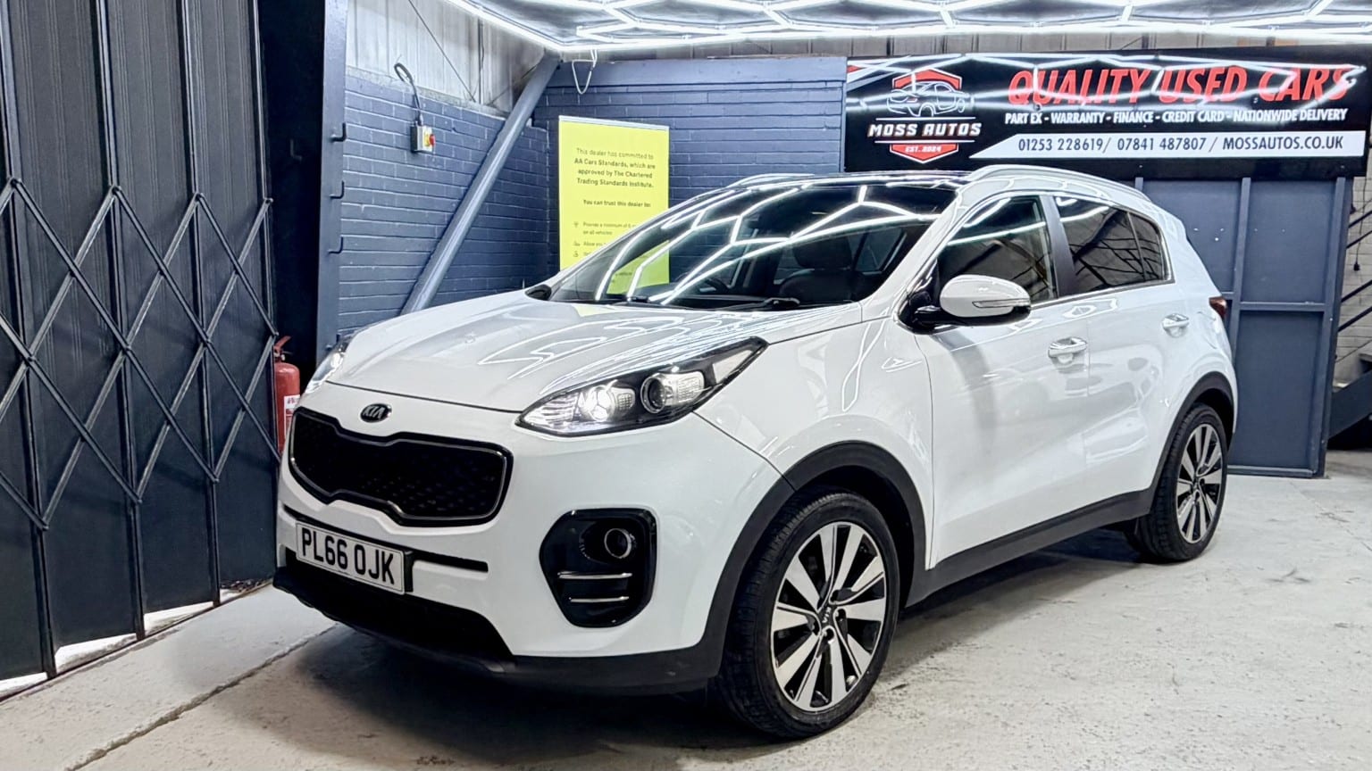 Kia Sportage - image 1 of 34
