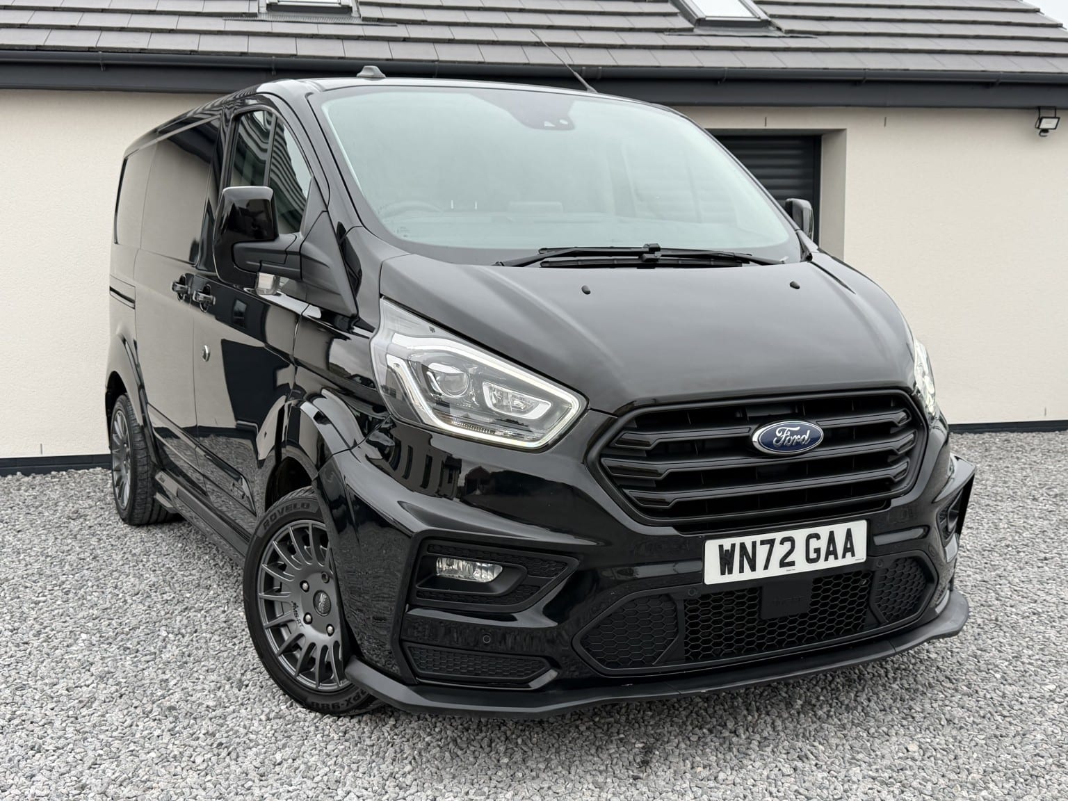 Ford Transit Custom - image 1 of 47