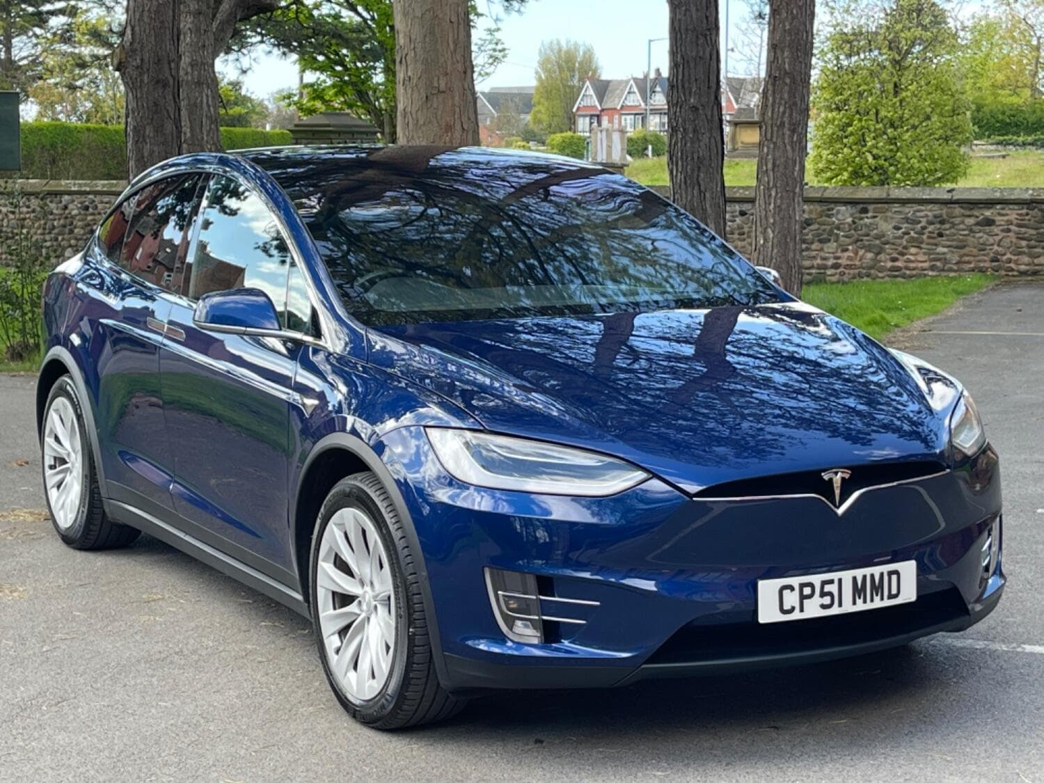 Tesla Model X - image 1 of 20