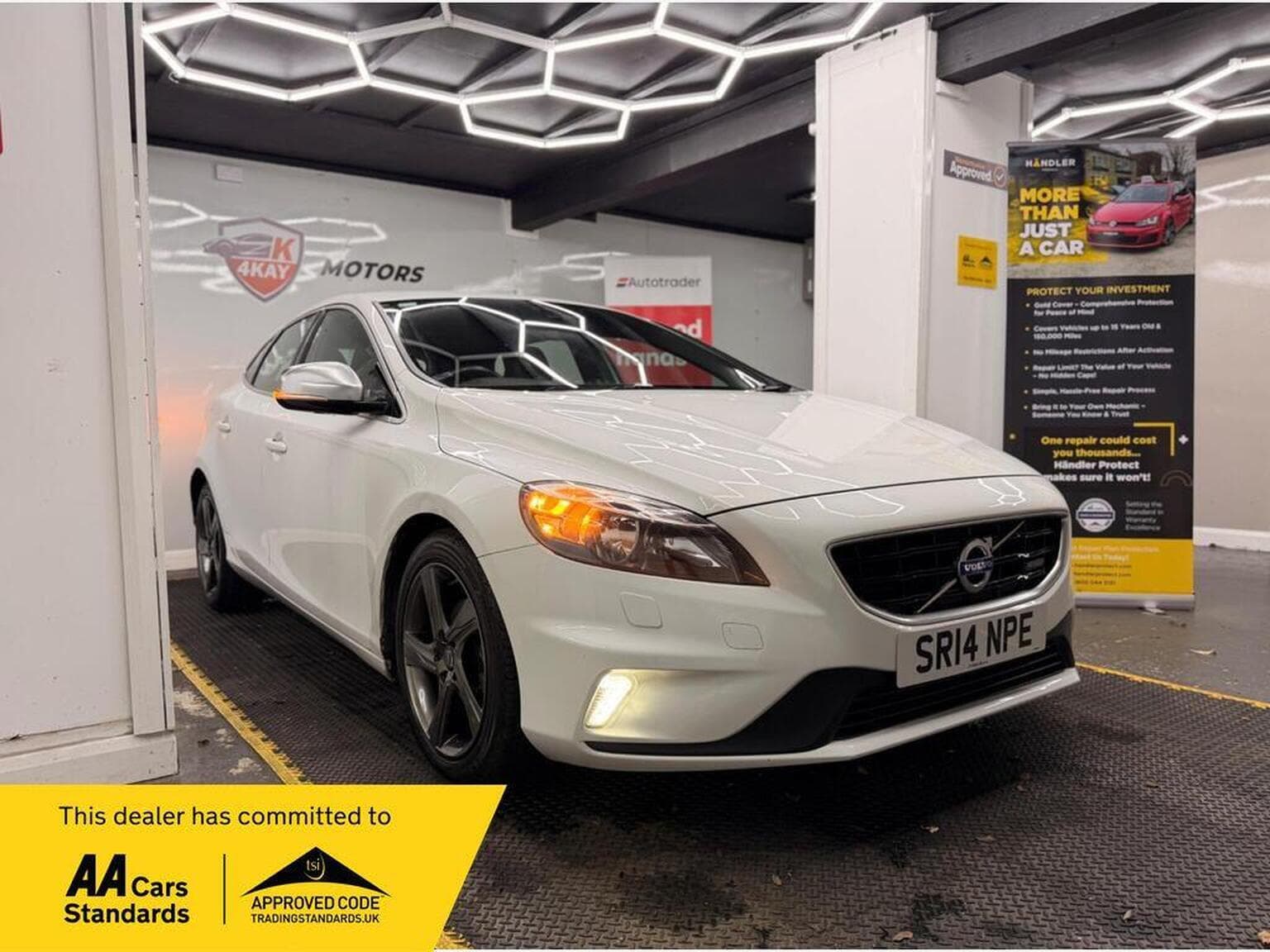 Volvo V40 - image 1 of 71