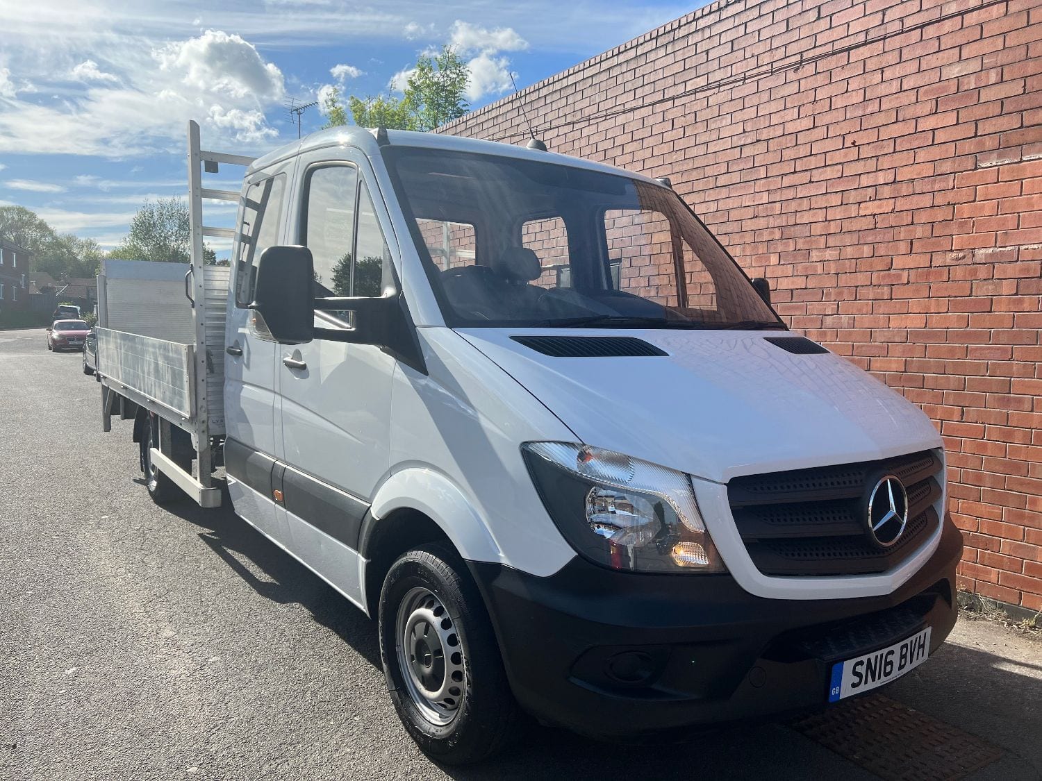 Mercedes-Benz Sprinter - image 1 of 19