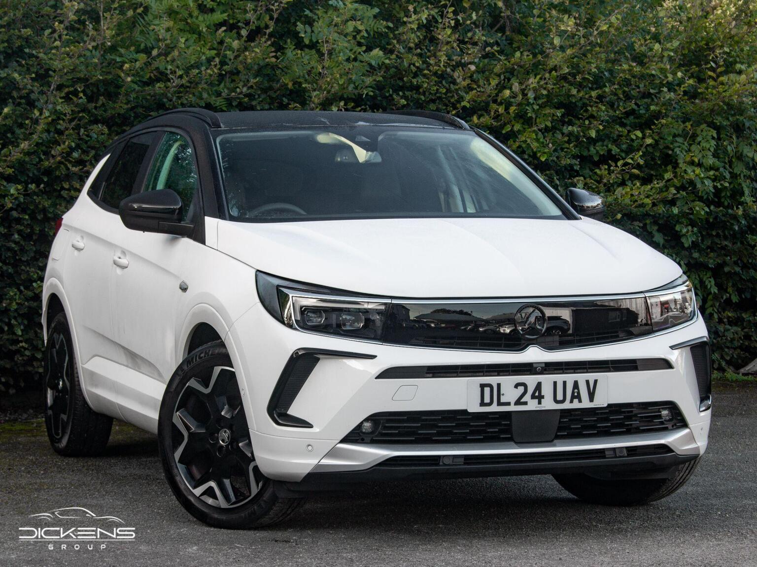 Vauxhall Grandland - image 1 of 35