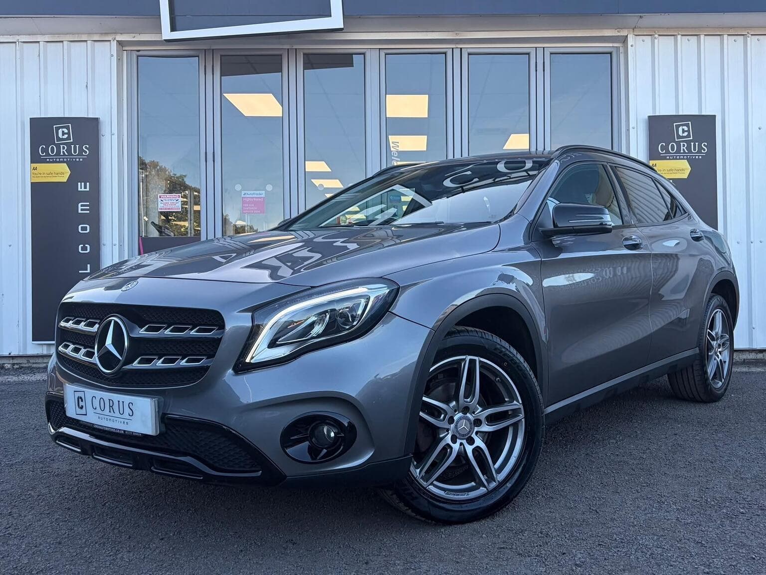 Mercedes-Benz GLA - image 1 of 40