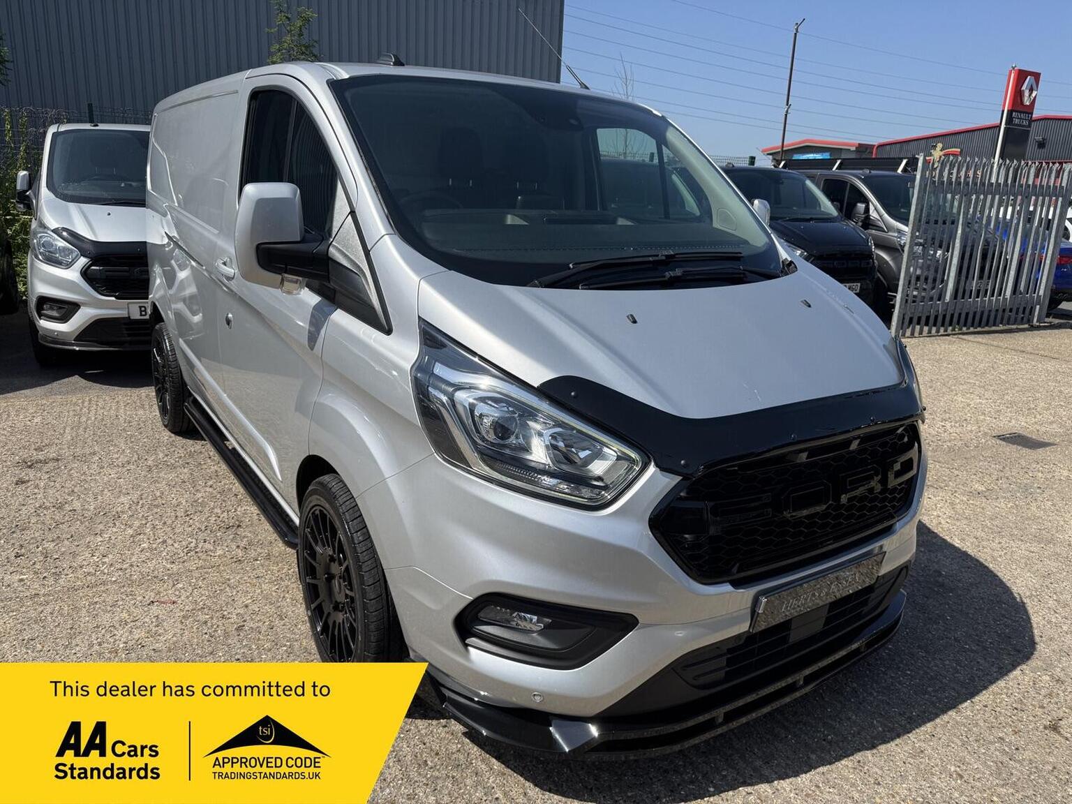 Ford Transit Custom - image 1 of 56