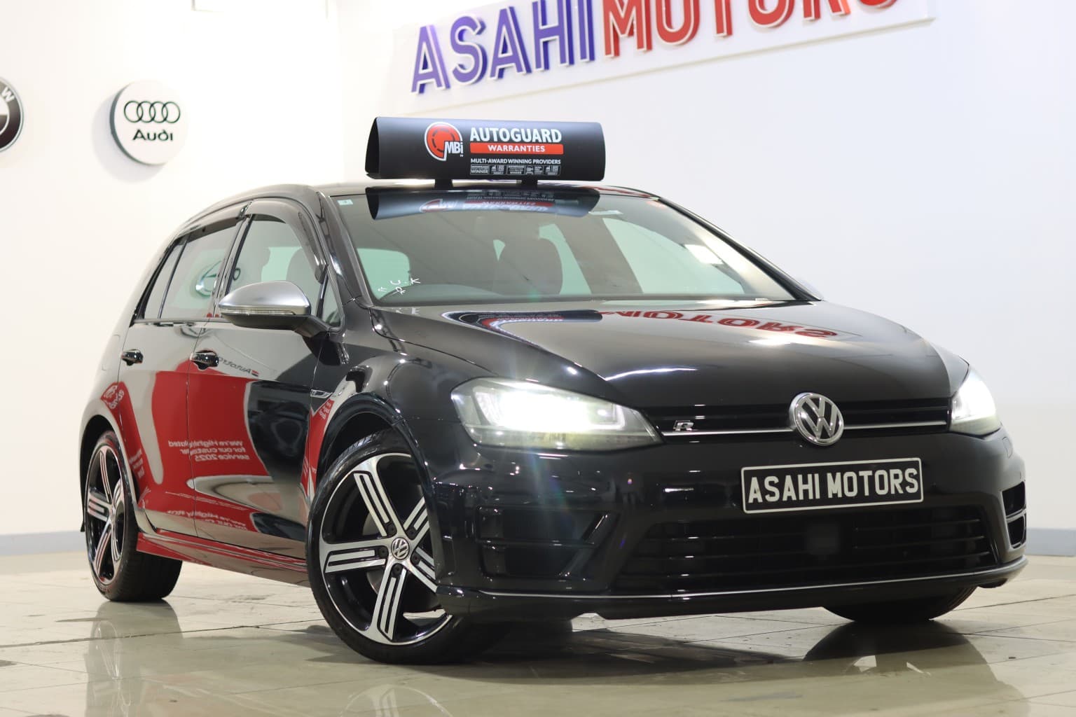 Volkswagen Golf - image 1 of 90