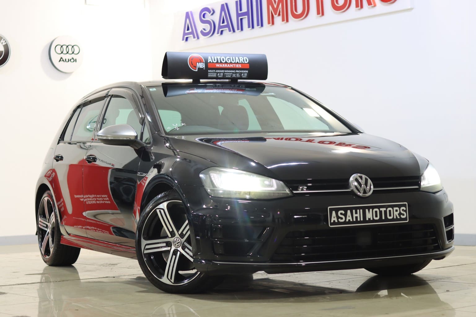 Volkswagen Golf - image 1 of 90