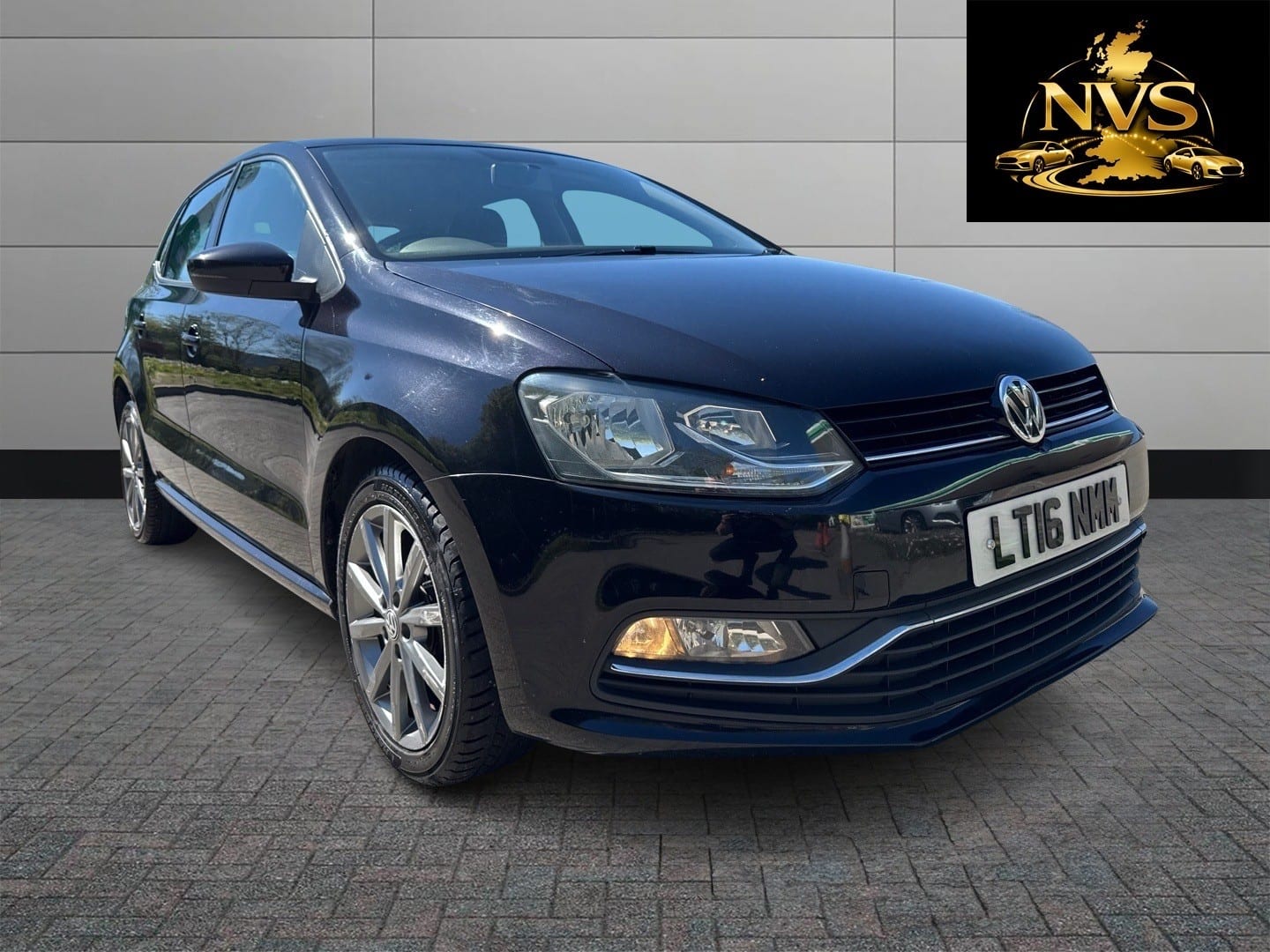 VOLKSWAGEN POLO - image 1 of 12