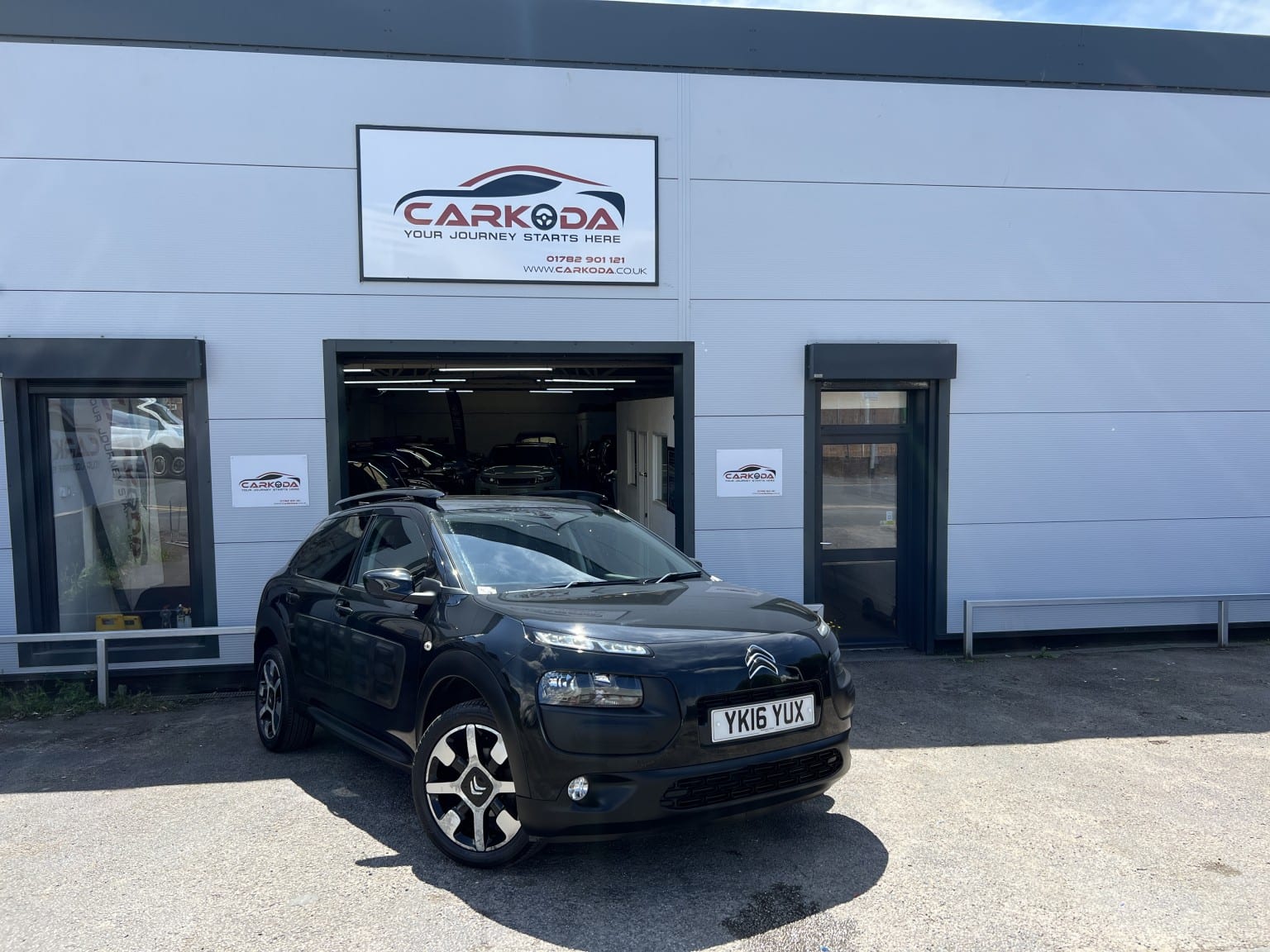 Citroen C4 Cactus - image 1 of 82