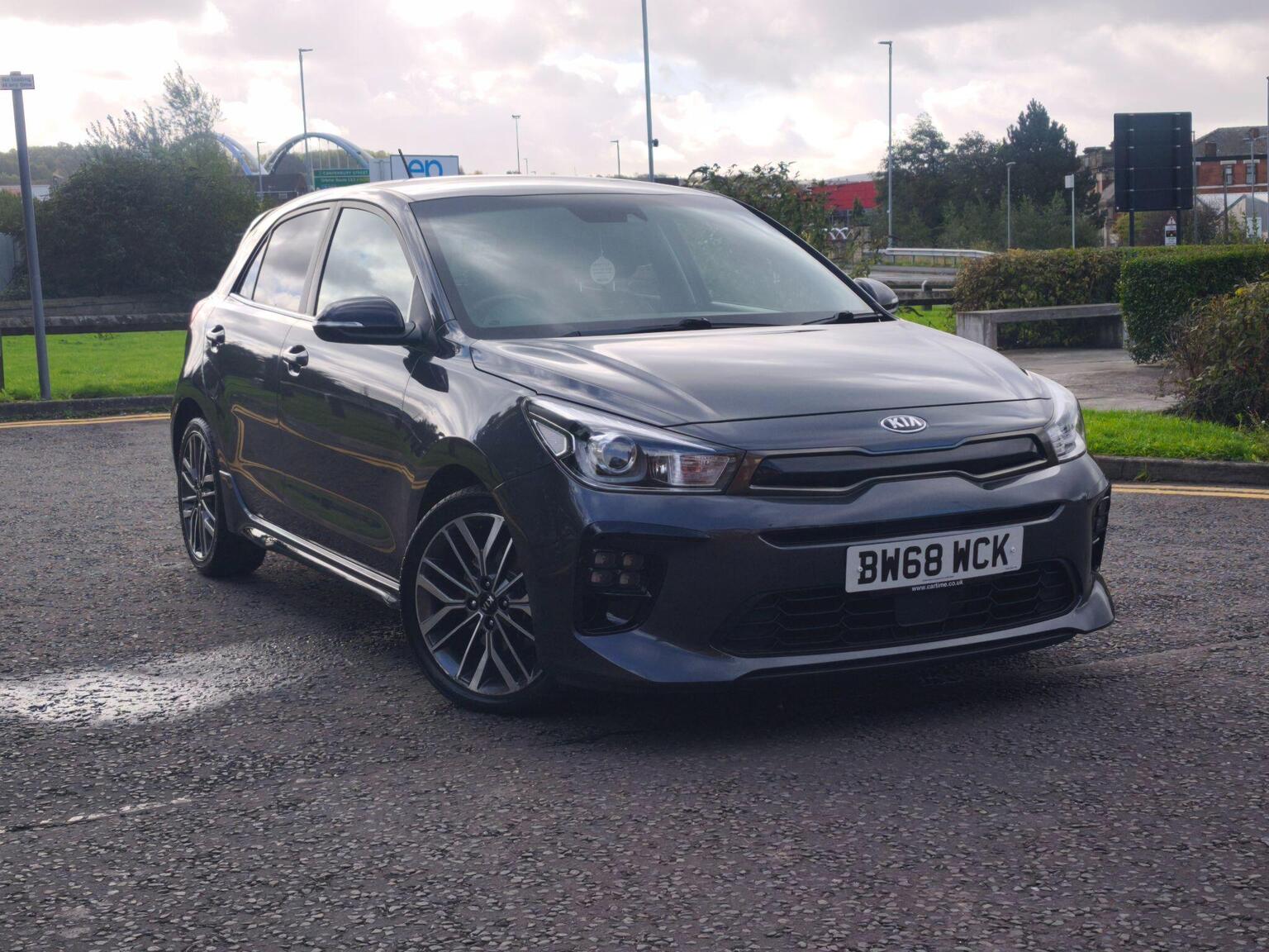 Kia Rio - image 1 of 36