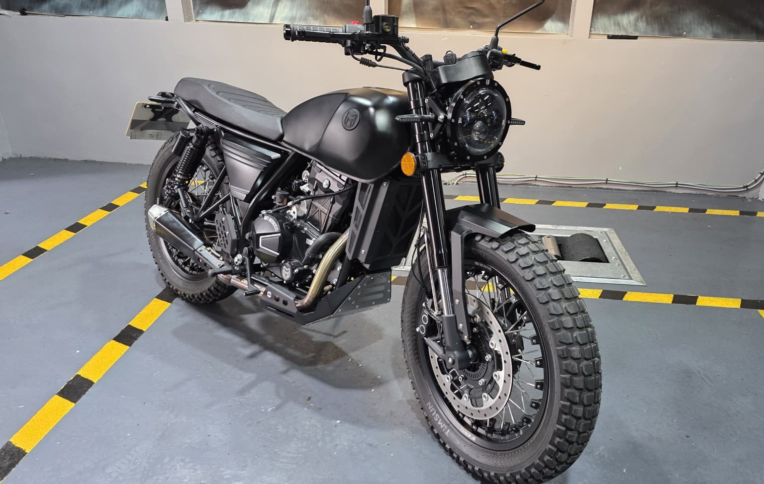 Mutt DRK-01 250 - image 1 of 25