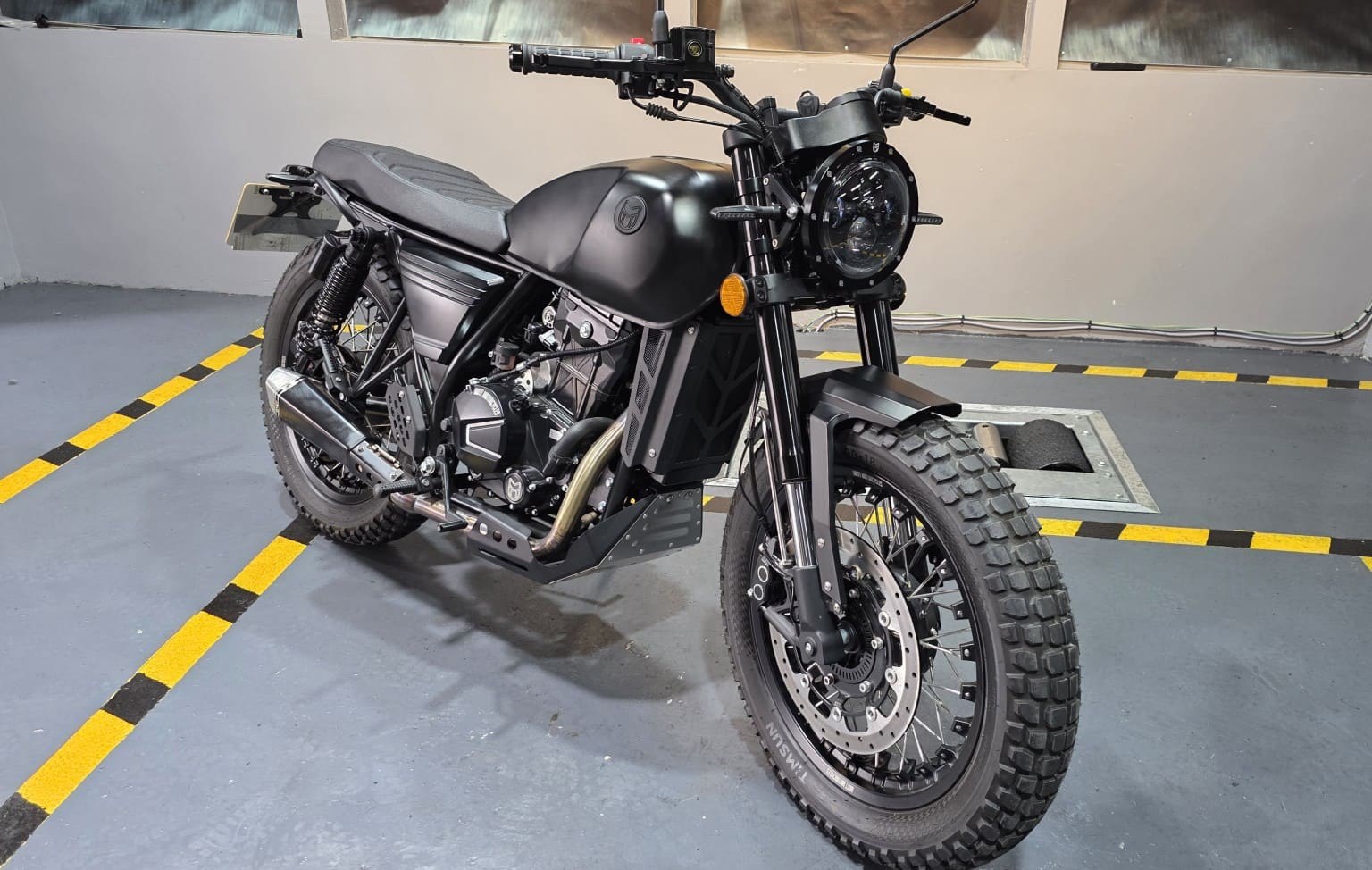 Mutt DRK-01 250 - image 1 of 25