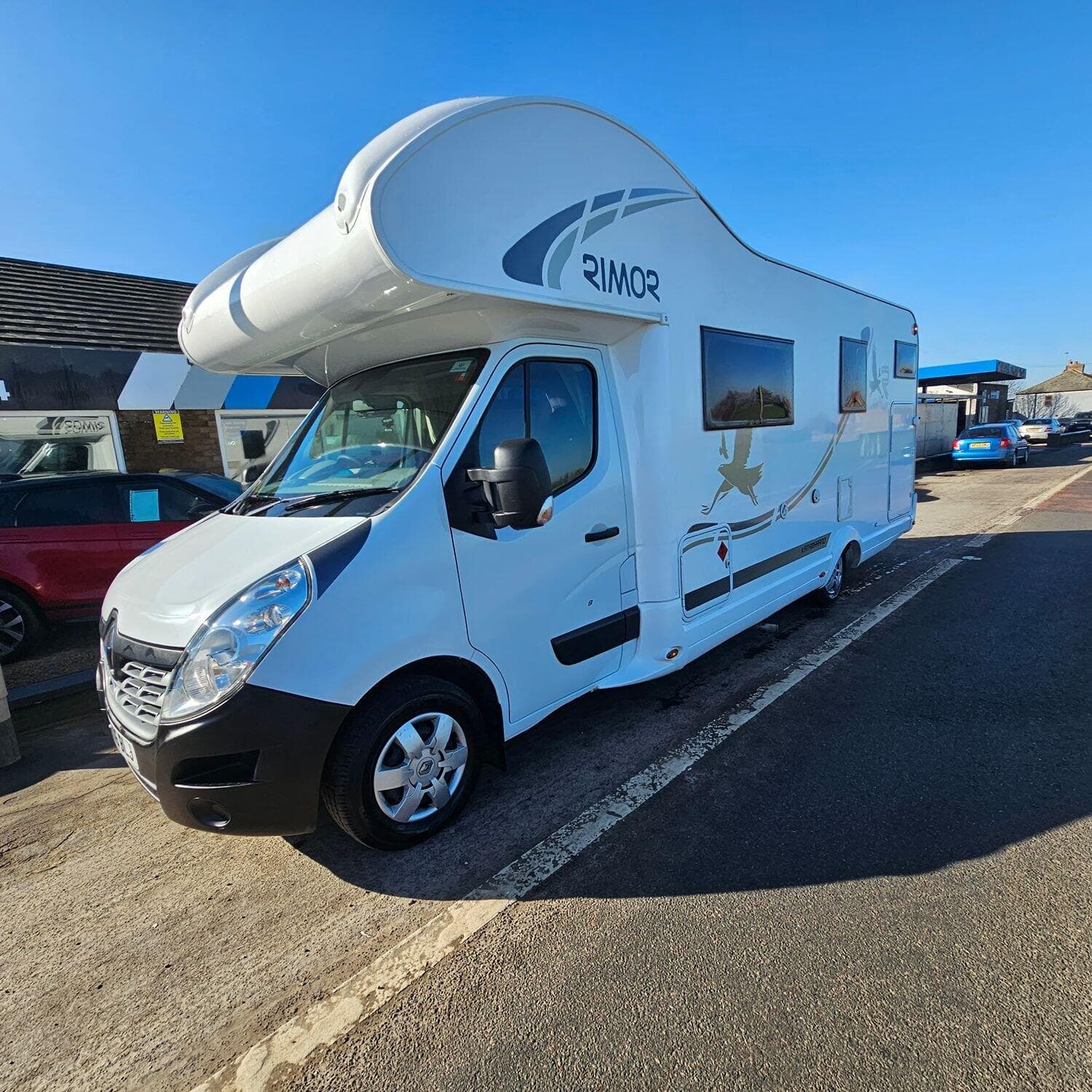 Renault Master - image 1 of 48
