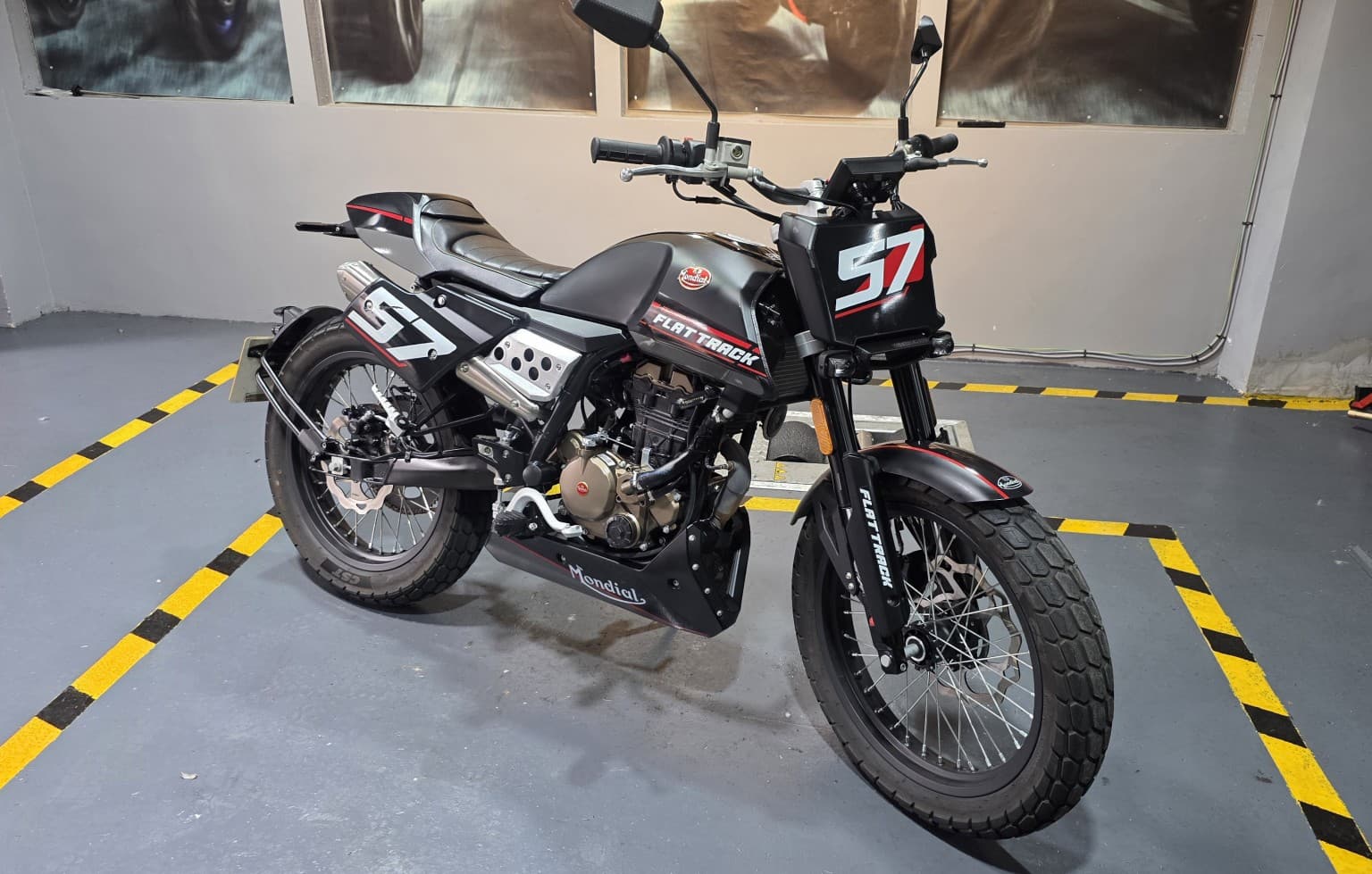 FB Mondial Flat Track 125 - image 1 of 30
