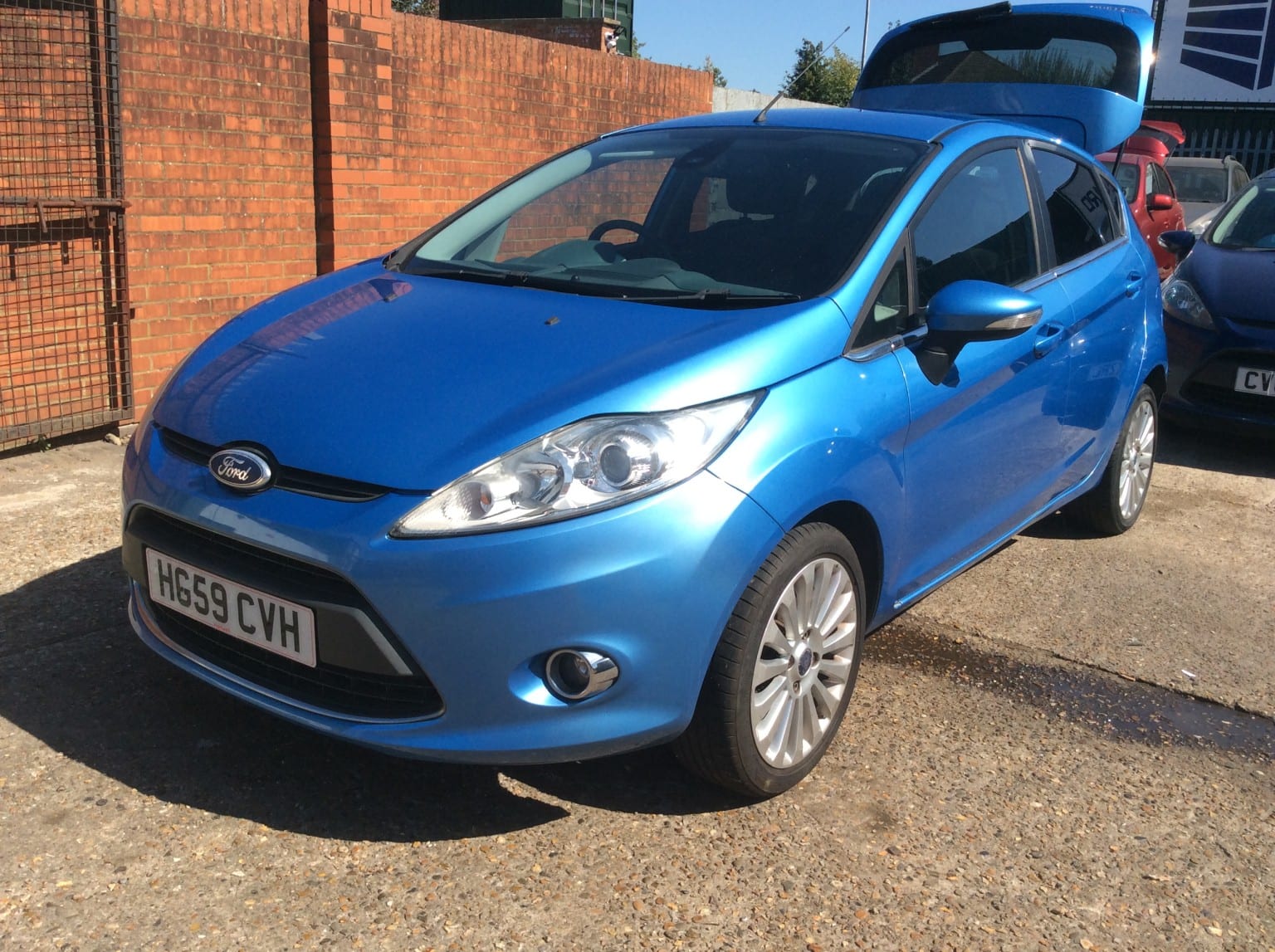 FORD FIESTA - image 1 of 24
