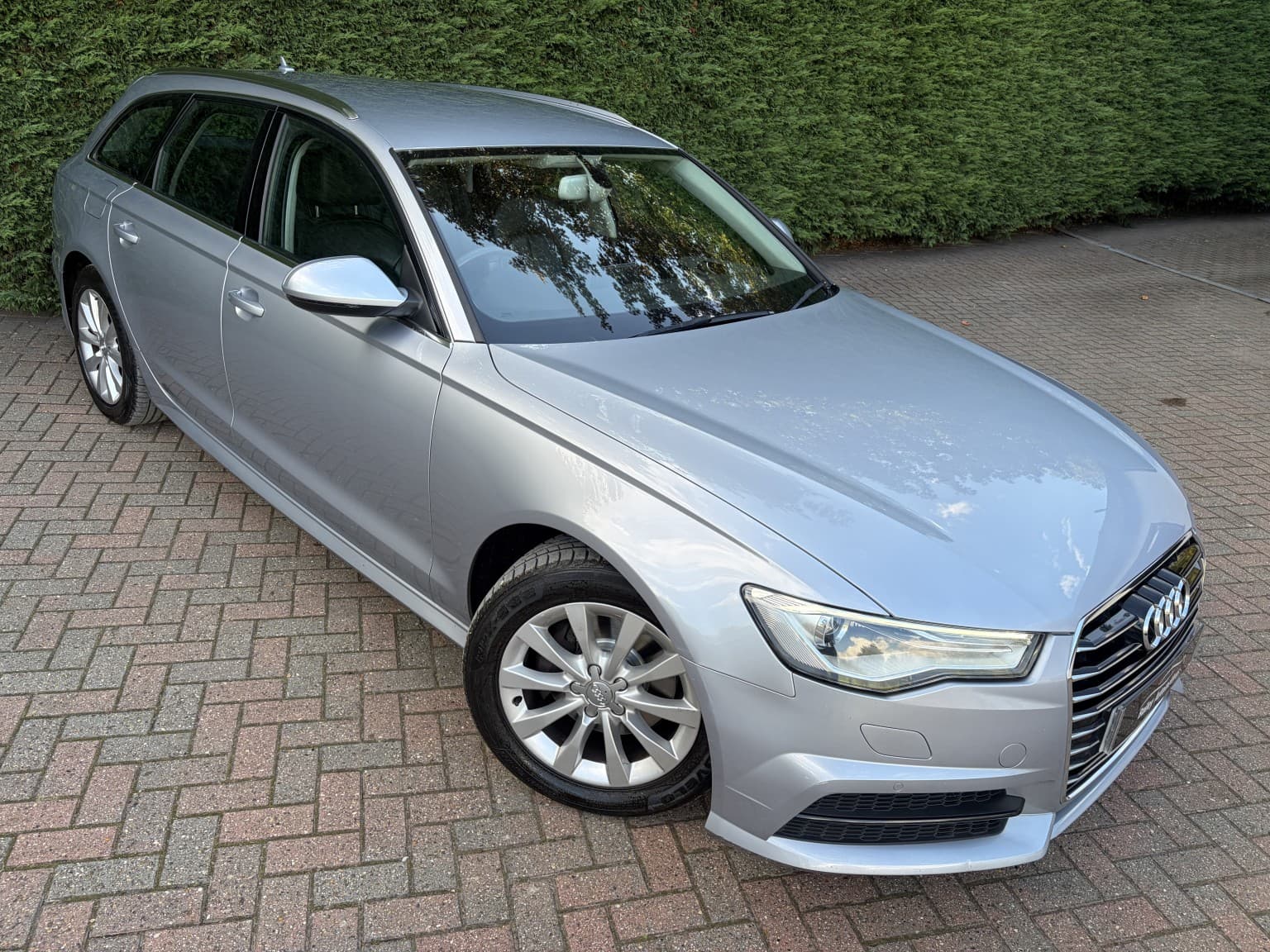 Audi A6 Avant - image 1 of 46