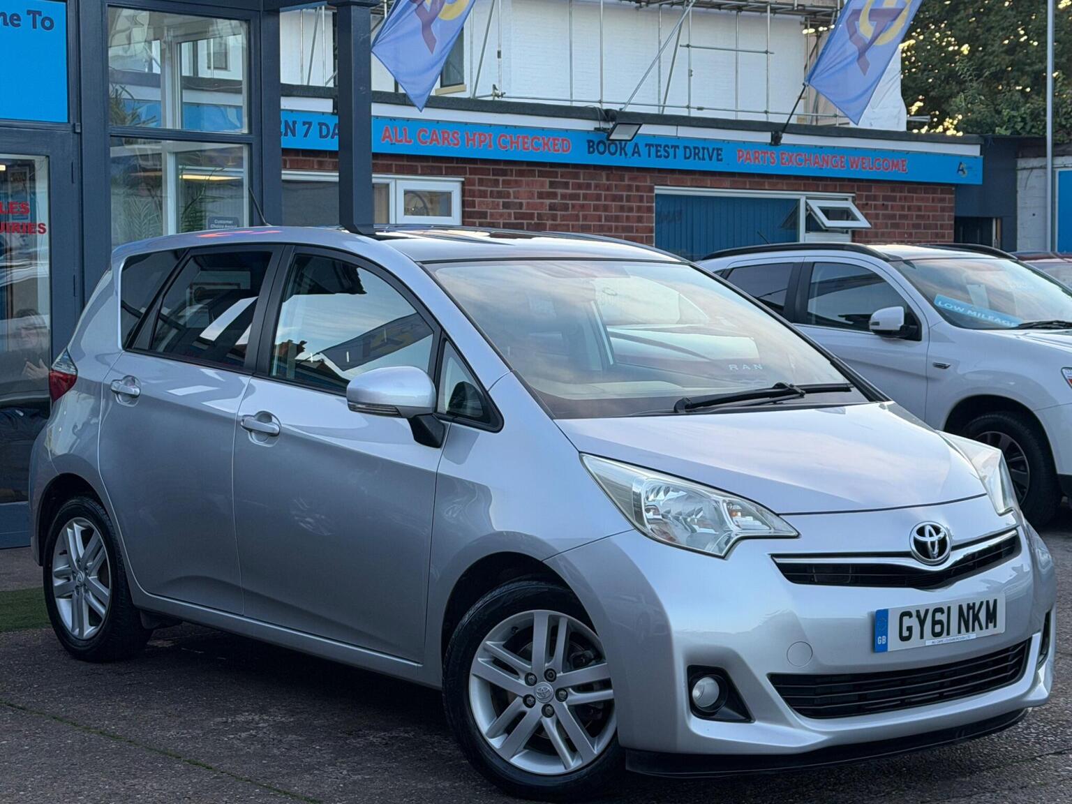 2011 Toyota Verso S 1.33 Dual VVT-i T Spirit Euro 5 5dr in silver — photo 1 of 70