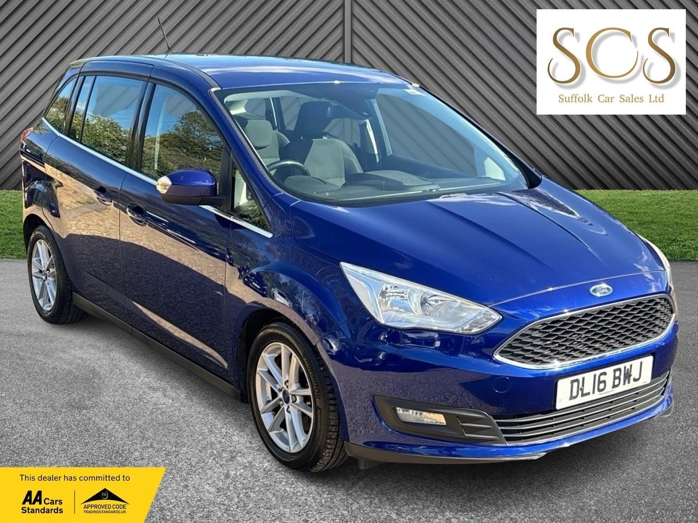 Ford Grand C-MAX - image 1 of 50