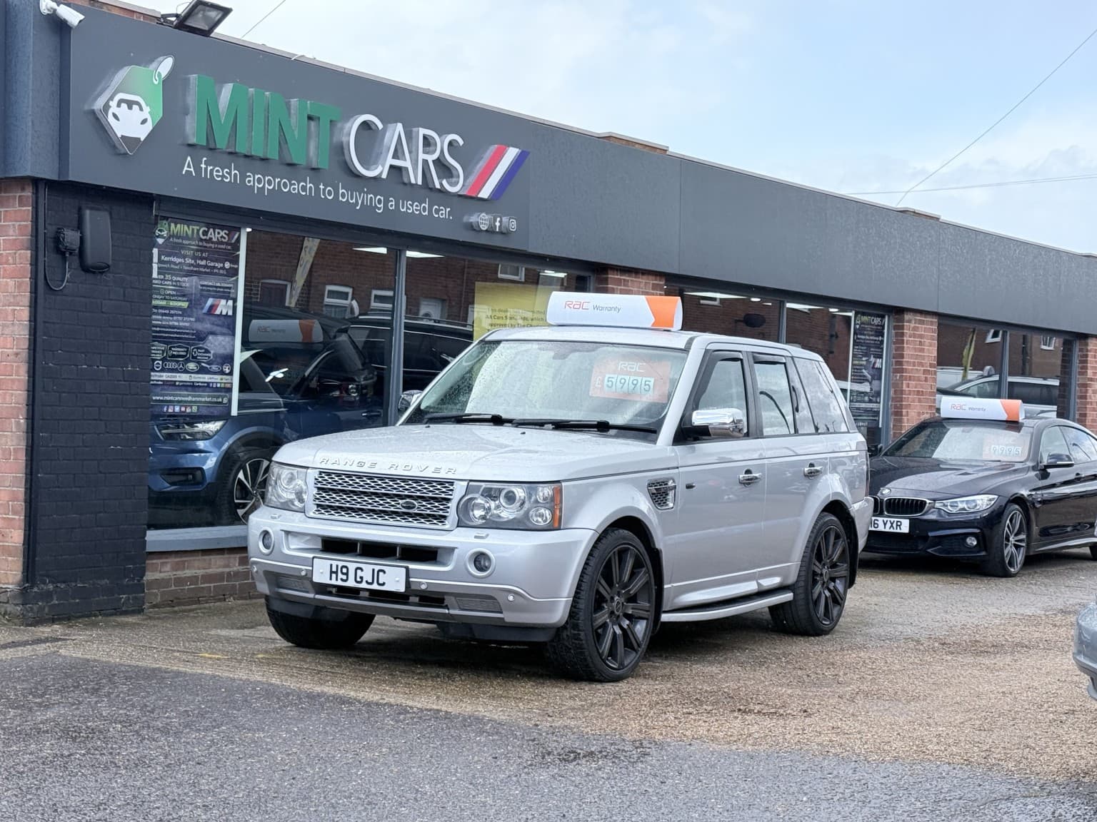 Land Rover Range Rover Sport - image 1 of 6
